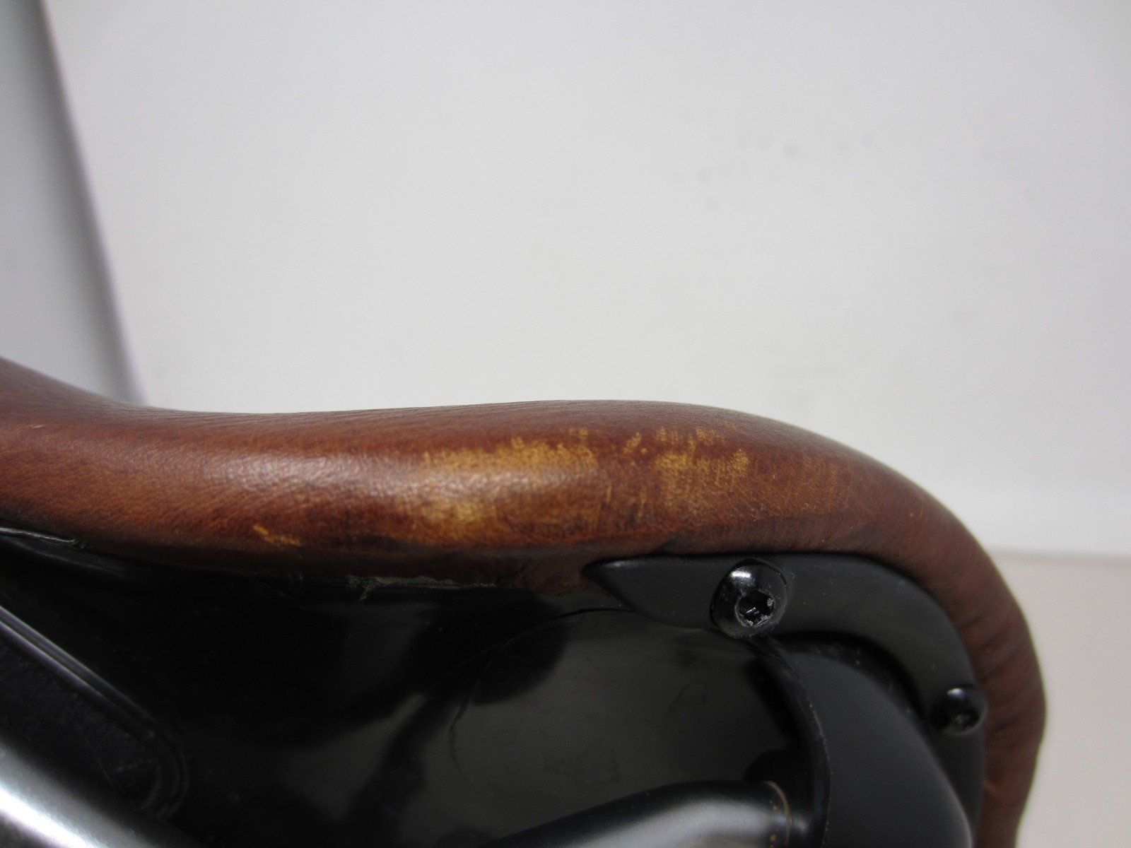 Chromag 140mm Wide Trailmaster LTD Brown Leather Saddle W/ CrMo Rails 360g