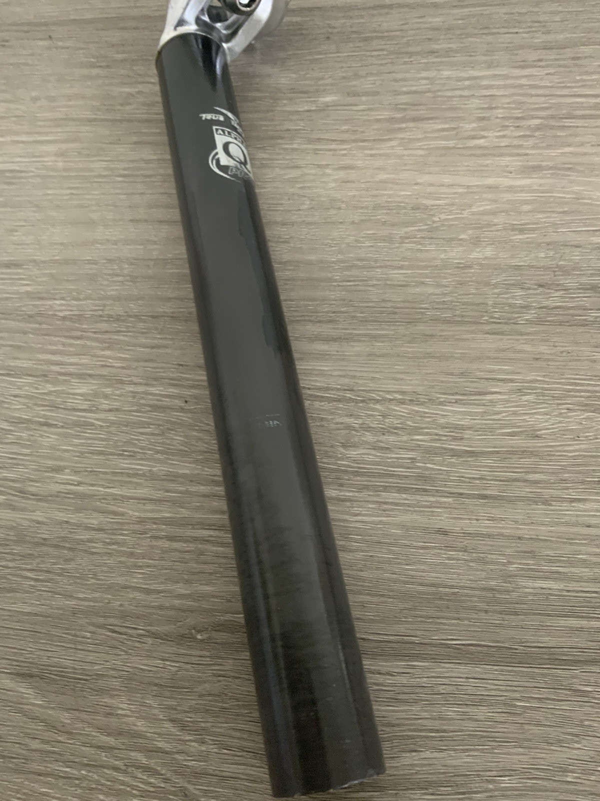 ALPHA SERIES CARBON SEAT POST 27.2 MM x 250 MM 214 GRAMS