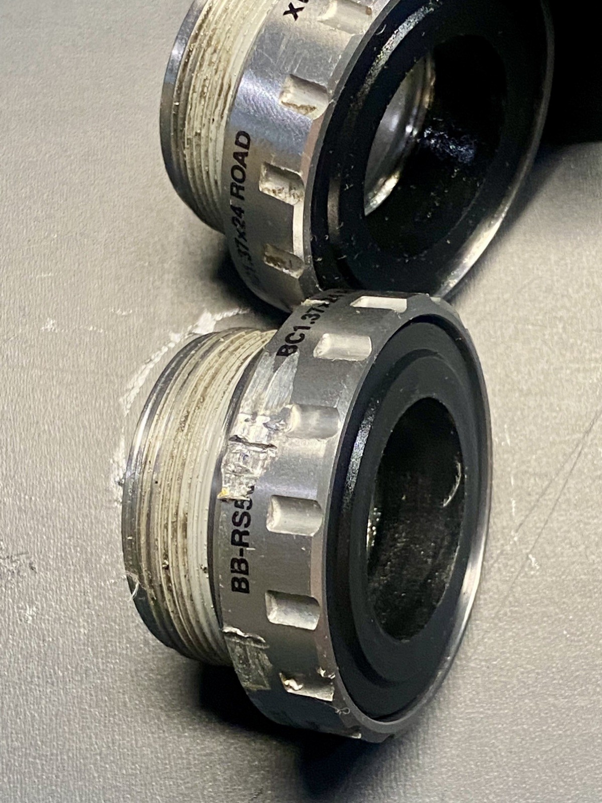 Shimano BB-RS501 Bottom Bracket English BSA 68mm hollowtech II 24mm Road Silver