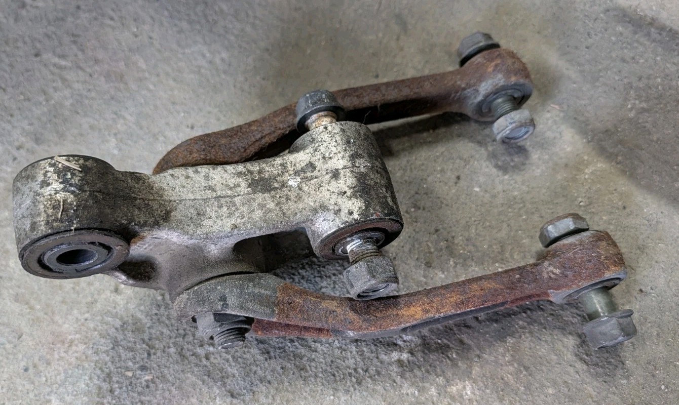Kawasaki ZX-4 ZX400G Genuine OEM Rear Suspension Linkage Cushion Link 38k km