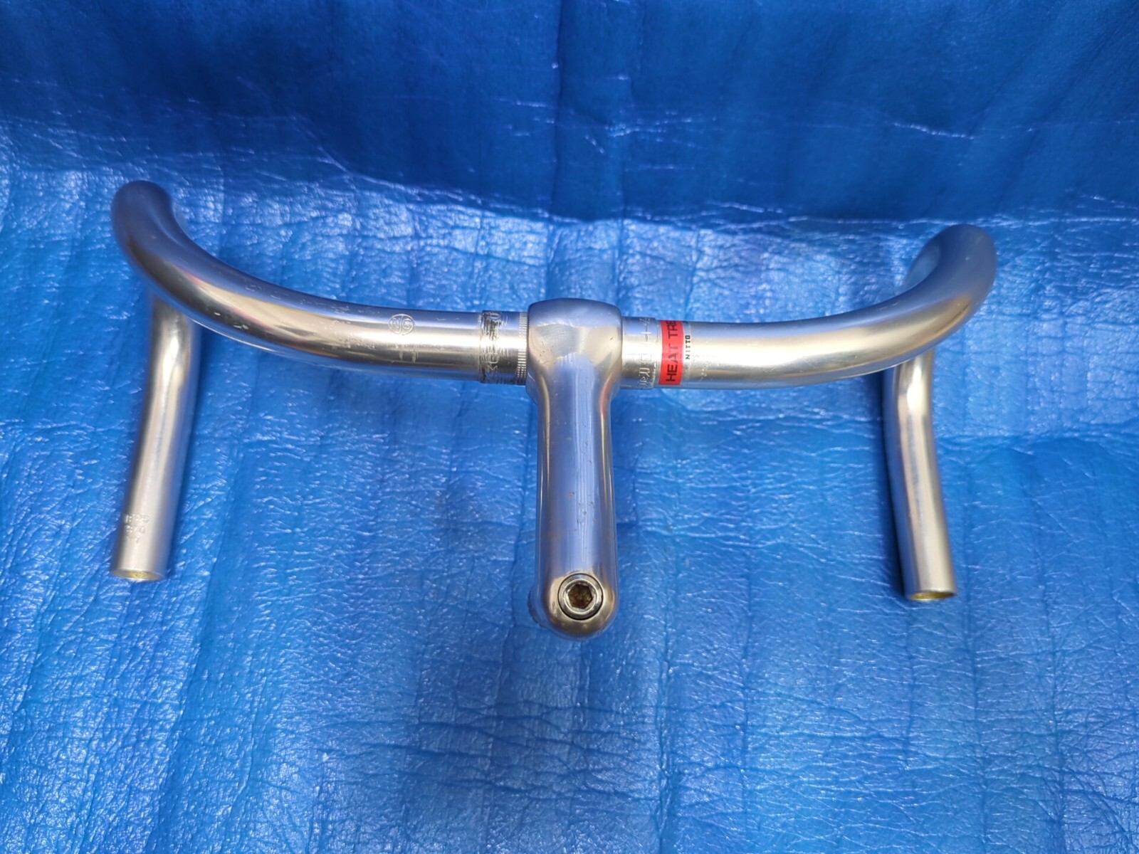 Nitto B125 Aluminium 370mm NJS Certified Handlebar ++ Nitto Jaguar 100mm AA Stem