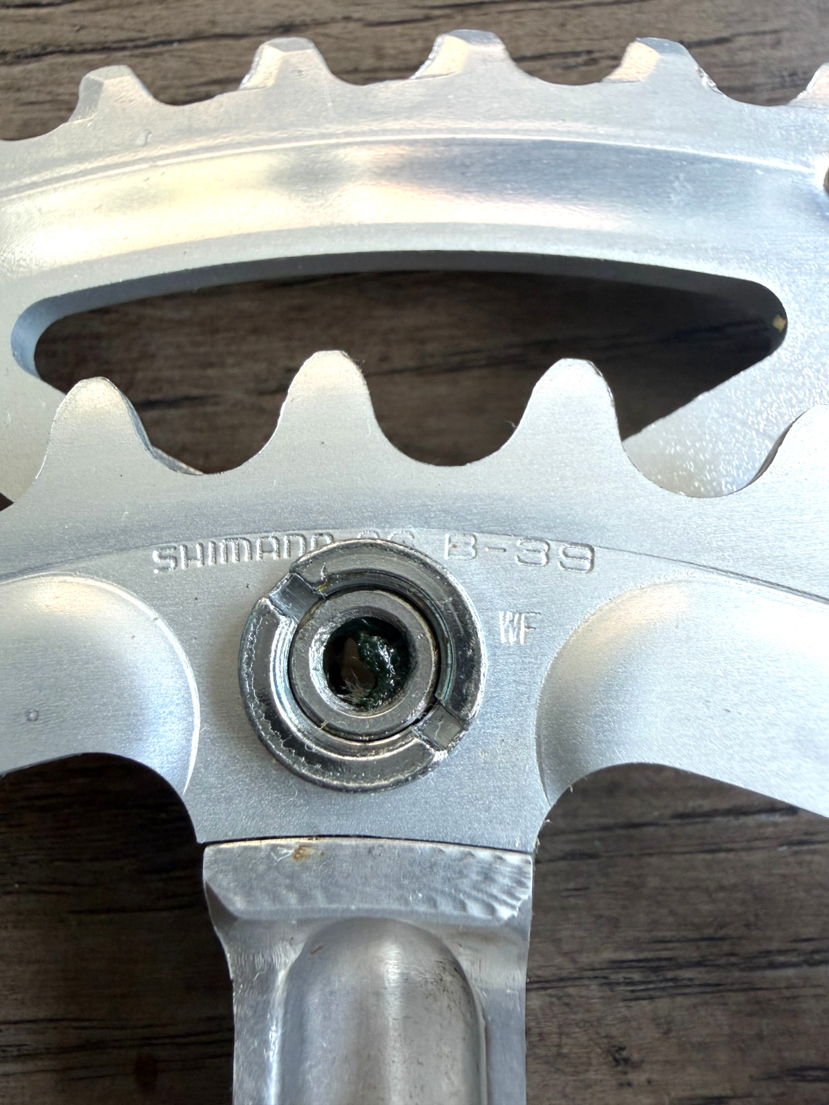 Shimano 105 9 spd crankset 175mm w chainrings 53/39 with BB-5500 bottom bracket