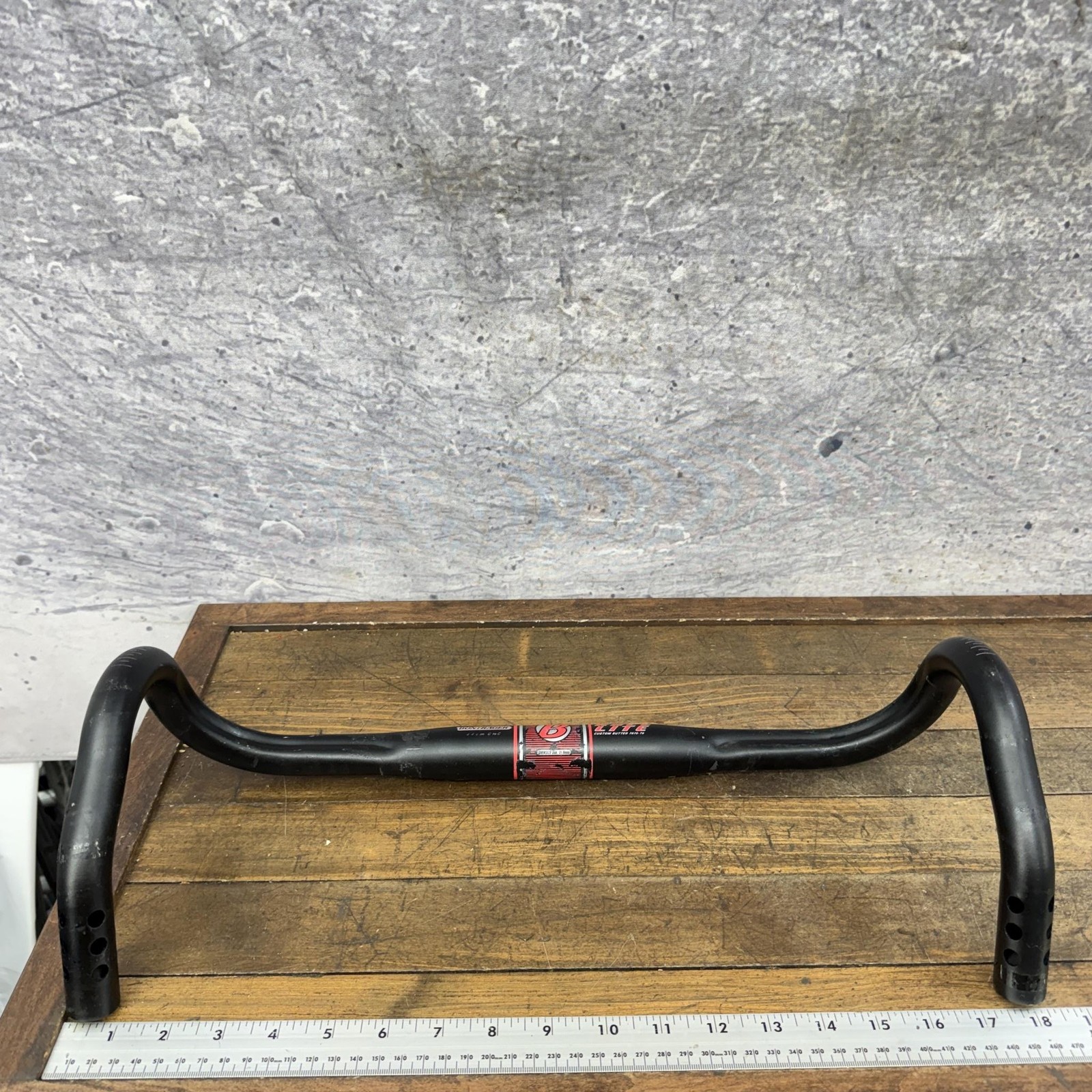 Bontrager Race Lite Drop Handlebar 44cm 31.8 Clamp Black Alloy Road Bar