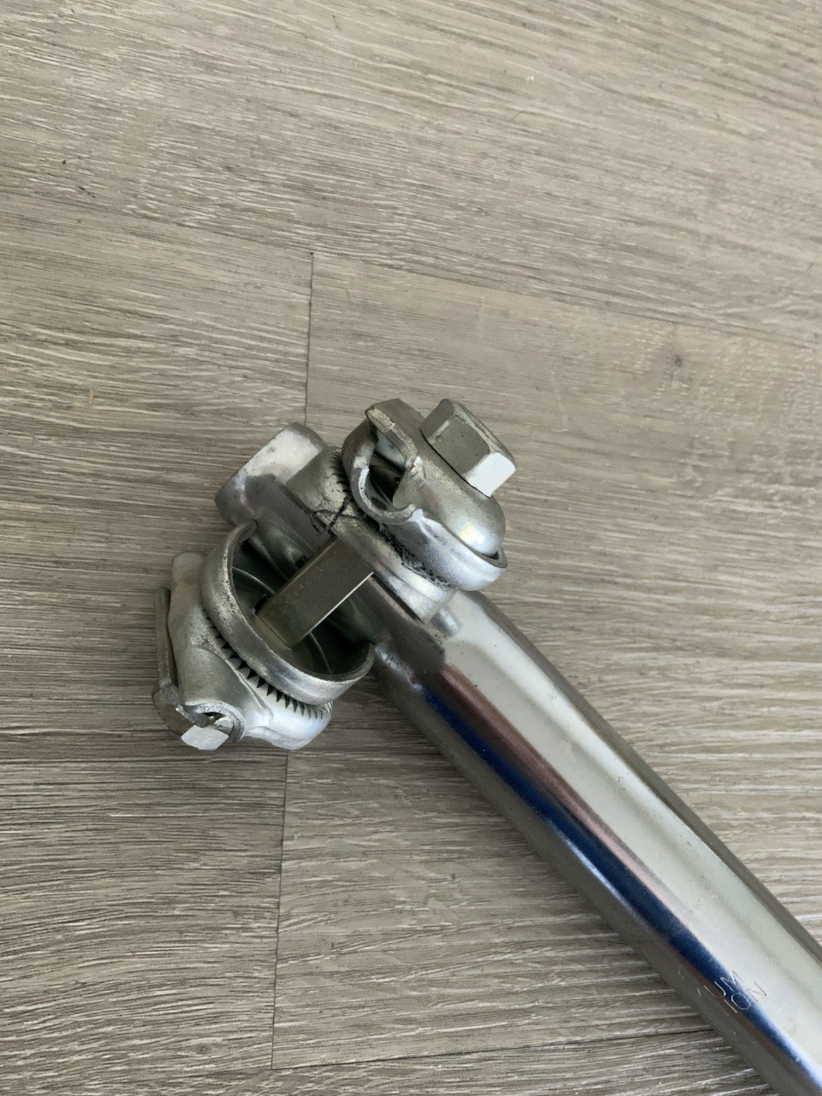 STEEL SEAT POST 26.2 MM X 200 MM TOTAL LENGTH WITH SEAT COLLAR 304 GRAMS