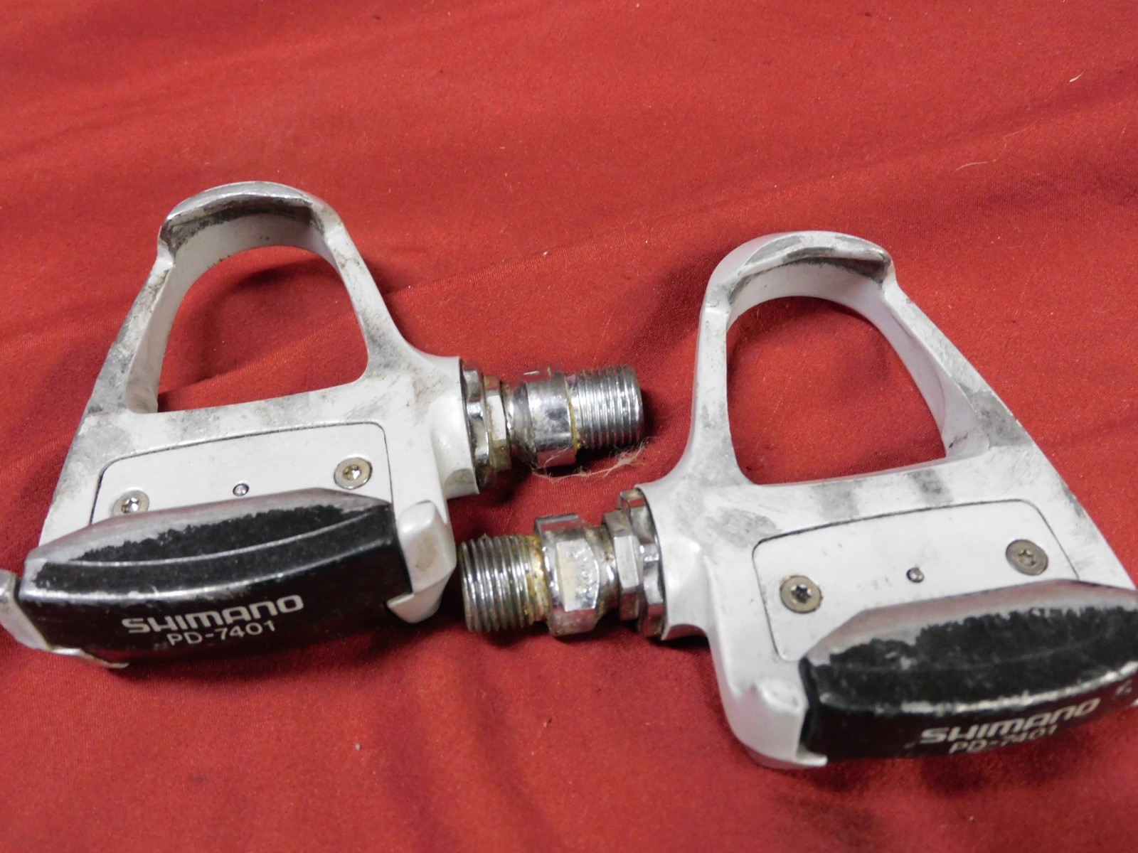 Gray SHIMANO Dura-Ace PD-7401 Clipless Pedals 9/16 x 20 NO Cleats Look Patent