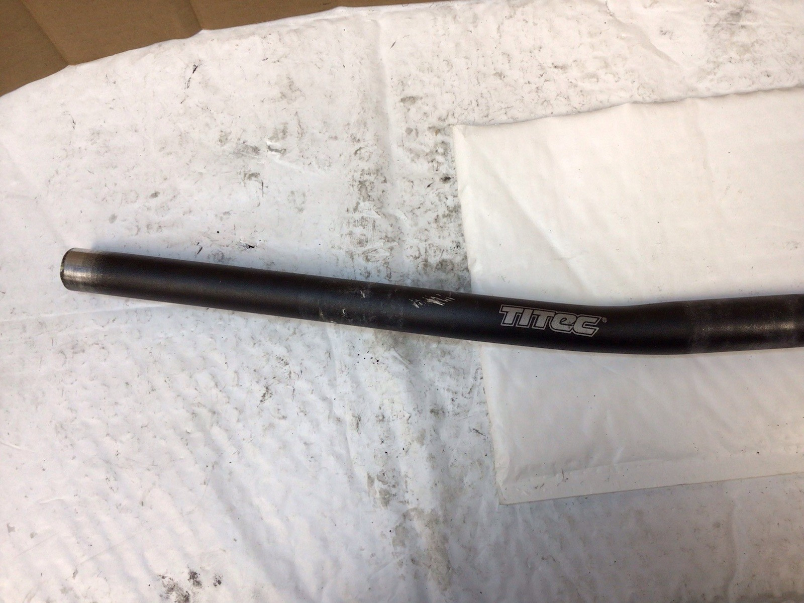 Titec Hell Bent XC Aluminum 640mm Handlebar 25.4mm Clamp