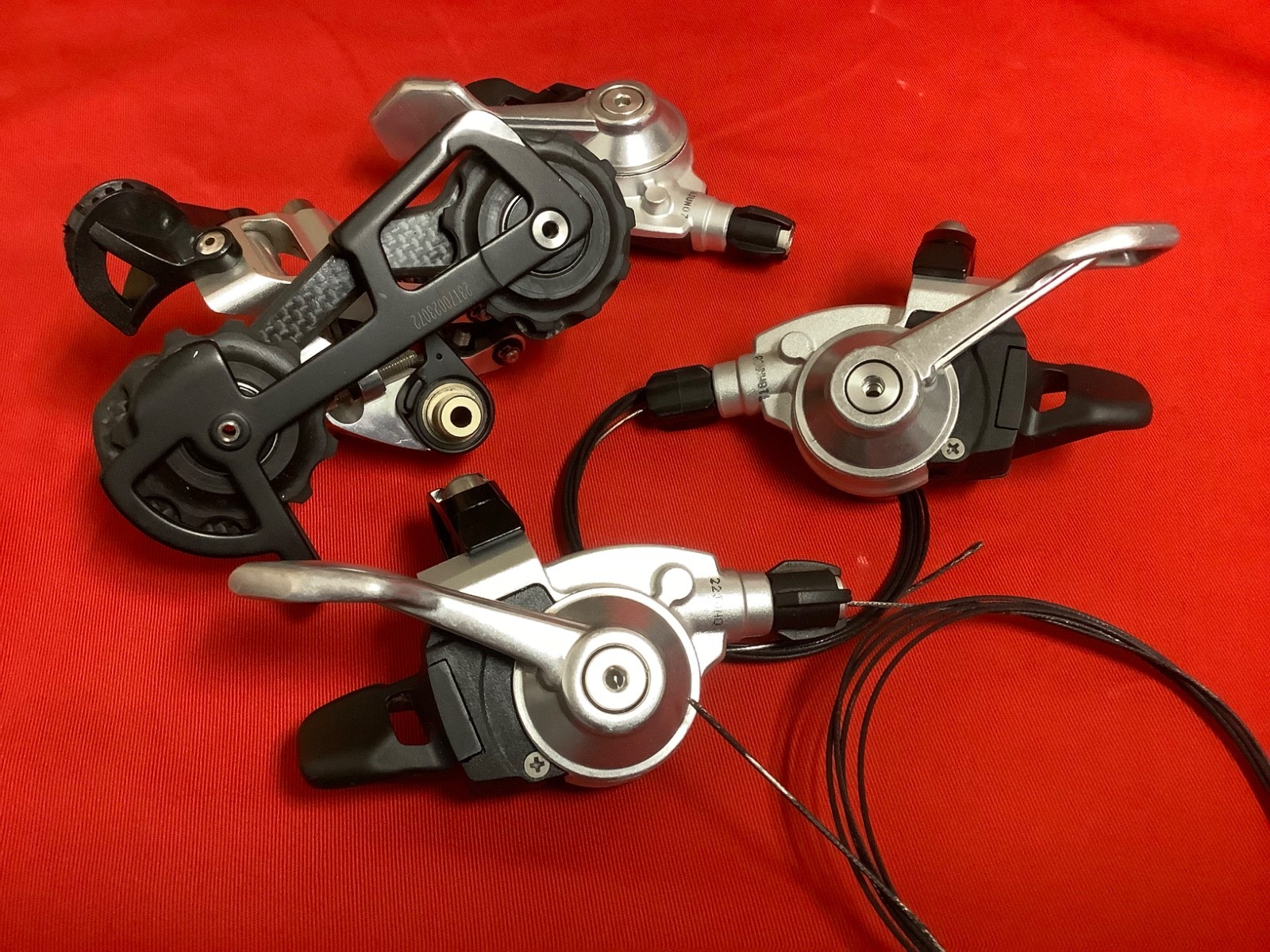 SRAM X0 Rear Derailleur BlackBox Technology 9 Speed Carbon Medium + 3 shifters