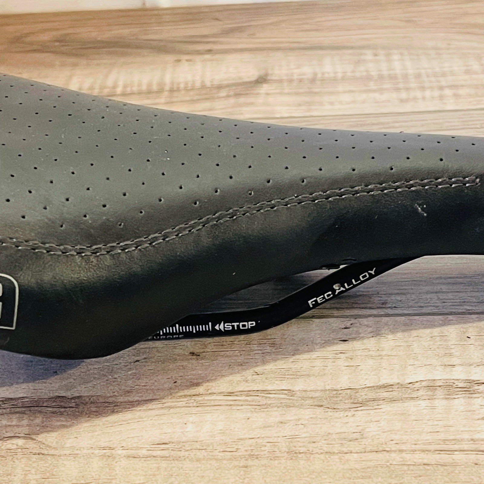 Selle Italia X2 Saddle 136mm 7×7 FEC Rails Black