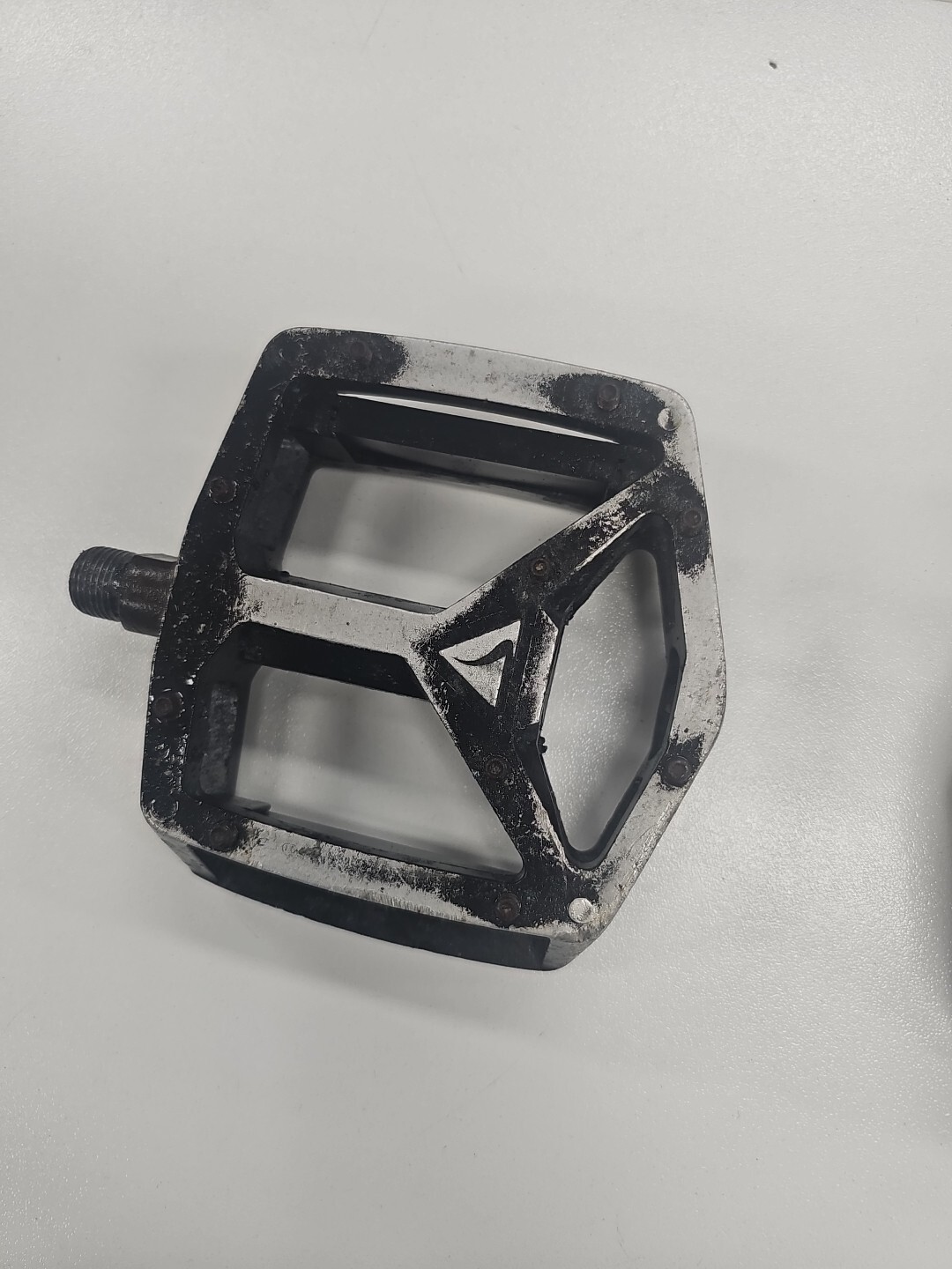 Alloy MTB Downhill Flat Pedals Very Light And Cheap