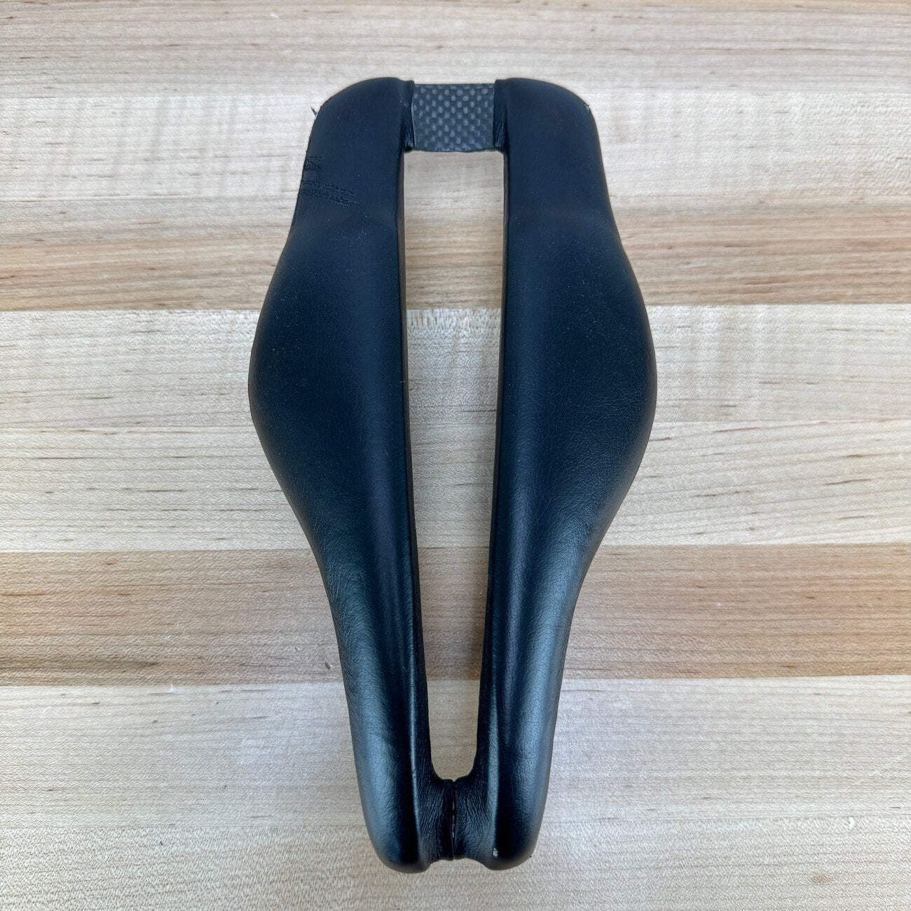 Dash Strike 7x7mm Carbon Rails 135mm Lightweight TT/Triathlon Bike Saddle 130g