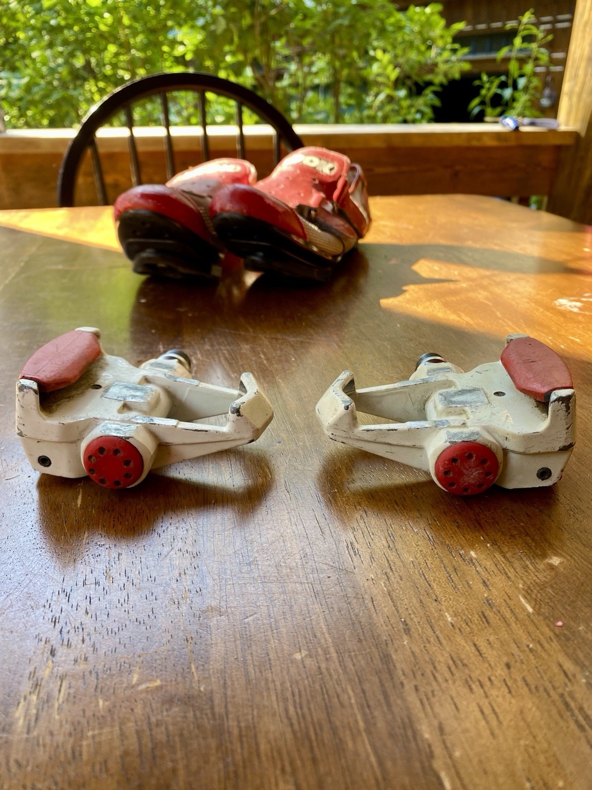 Vintage LOOK Clipless Road Bike Pedals and Cycling Shoes (women’s 8).