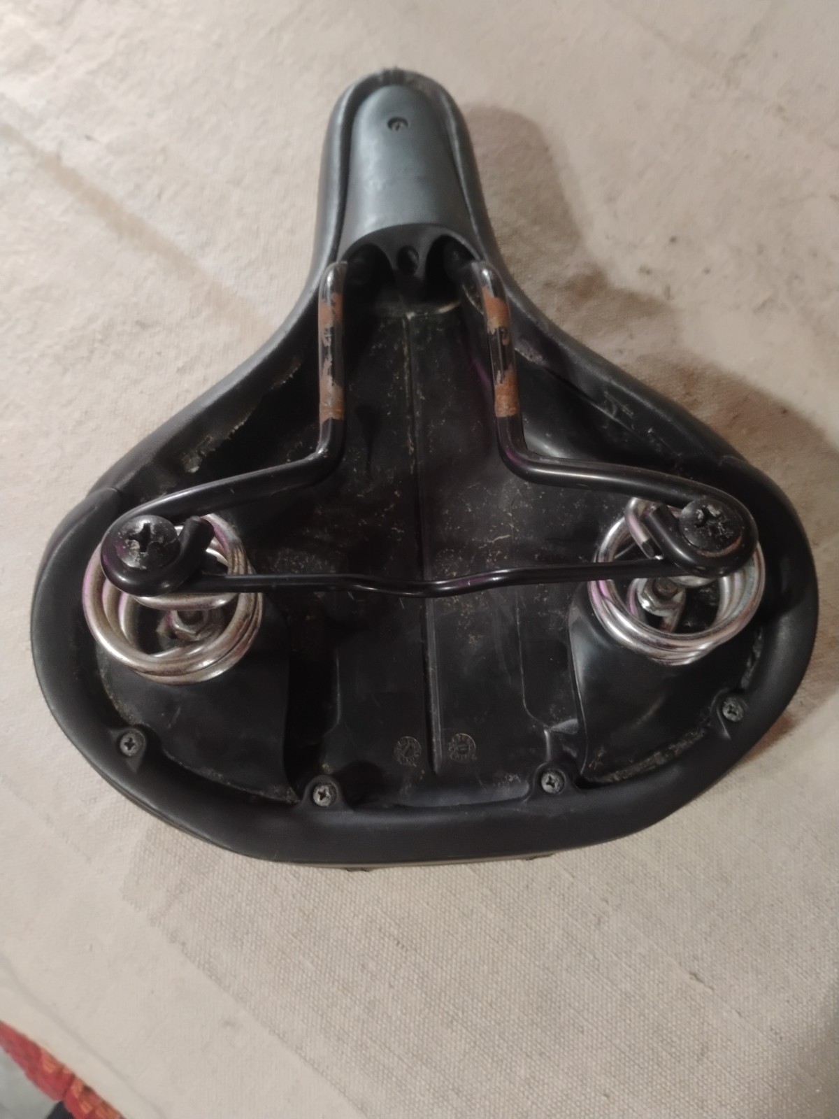 Gently Used Unbranded Bicycle Large Comfort Seat With Springs Black
