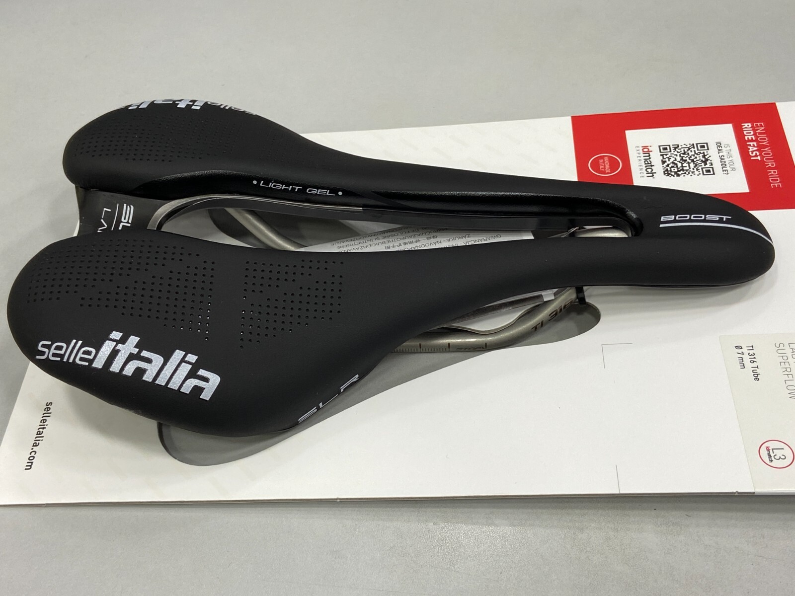 Selle Italia SLR Boost Lady Superflow L3 (145x248mm) TI 316 Rail Saddle (Black)