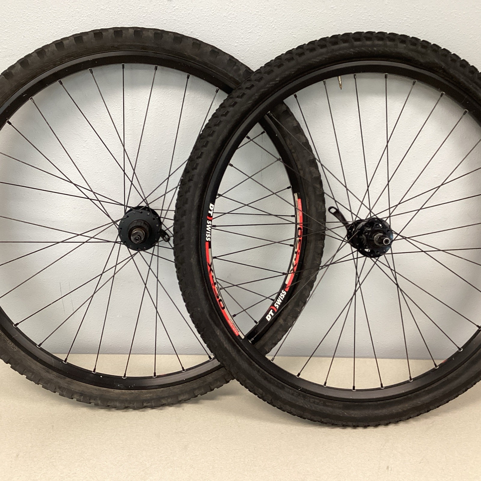 DT Swiss X430 Specialized Shimano Disc Wheels Set 135mm X 100mm 90’s MTB