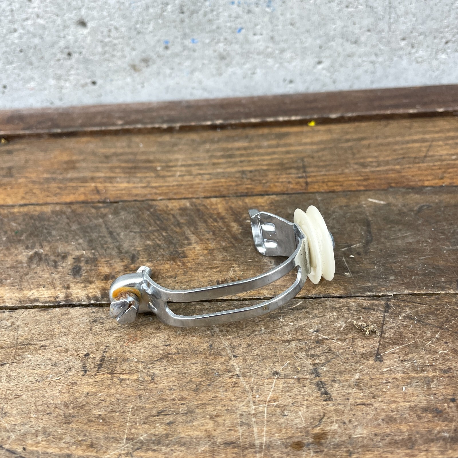 Vintage Suntour Downtube Cable Guide Pulley Clamp On 28.6 mm Road Bike C5