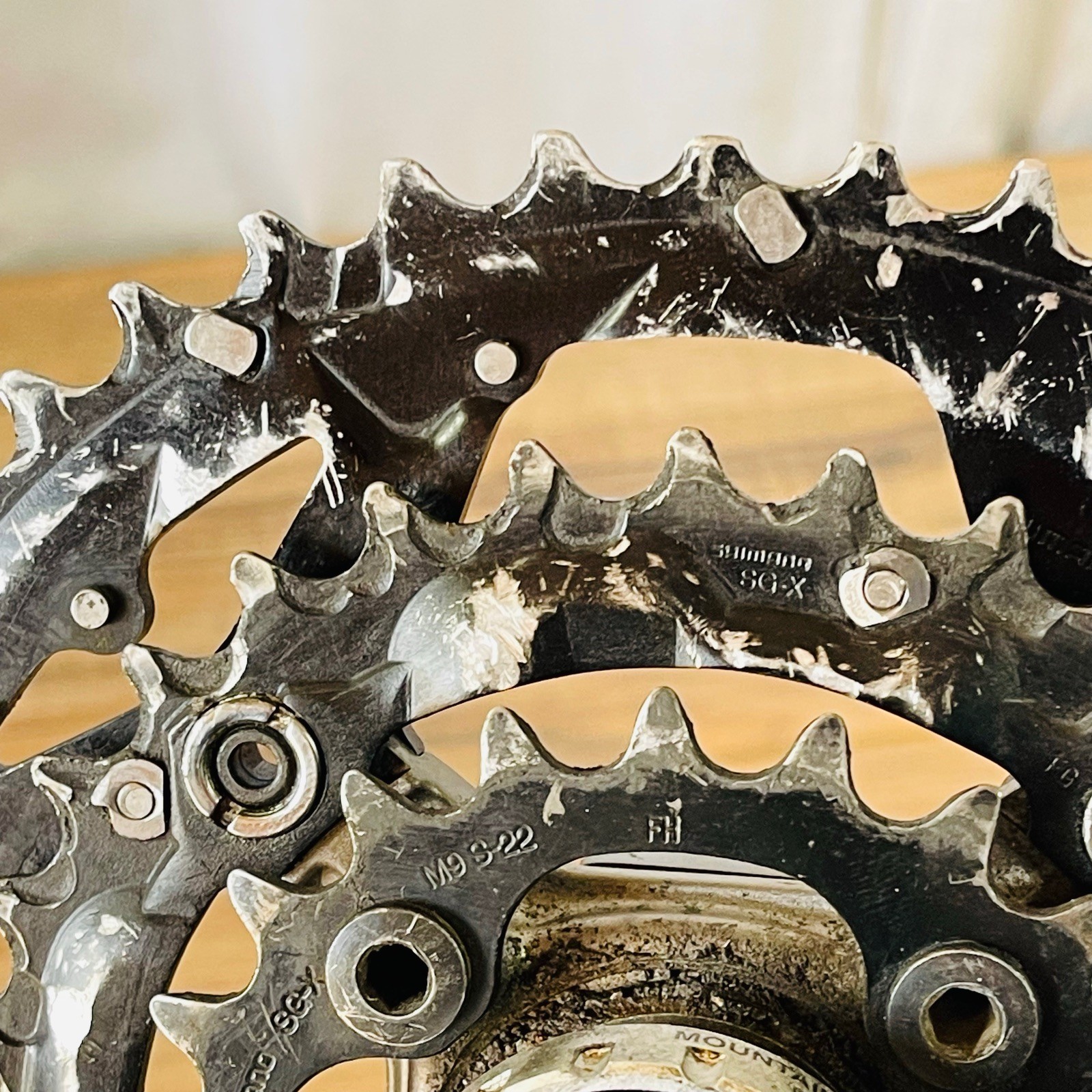 Shimano Deore XT FC-M762 Hollowtech II 175 Triple Crankset 22 32 44 + BB