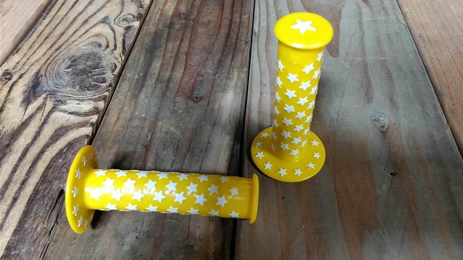 Yellow & White Star Rubber Handlebar Grips Mountain Fixi Track BMX Bike Bicycle