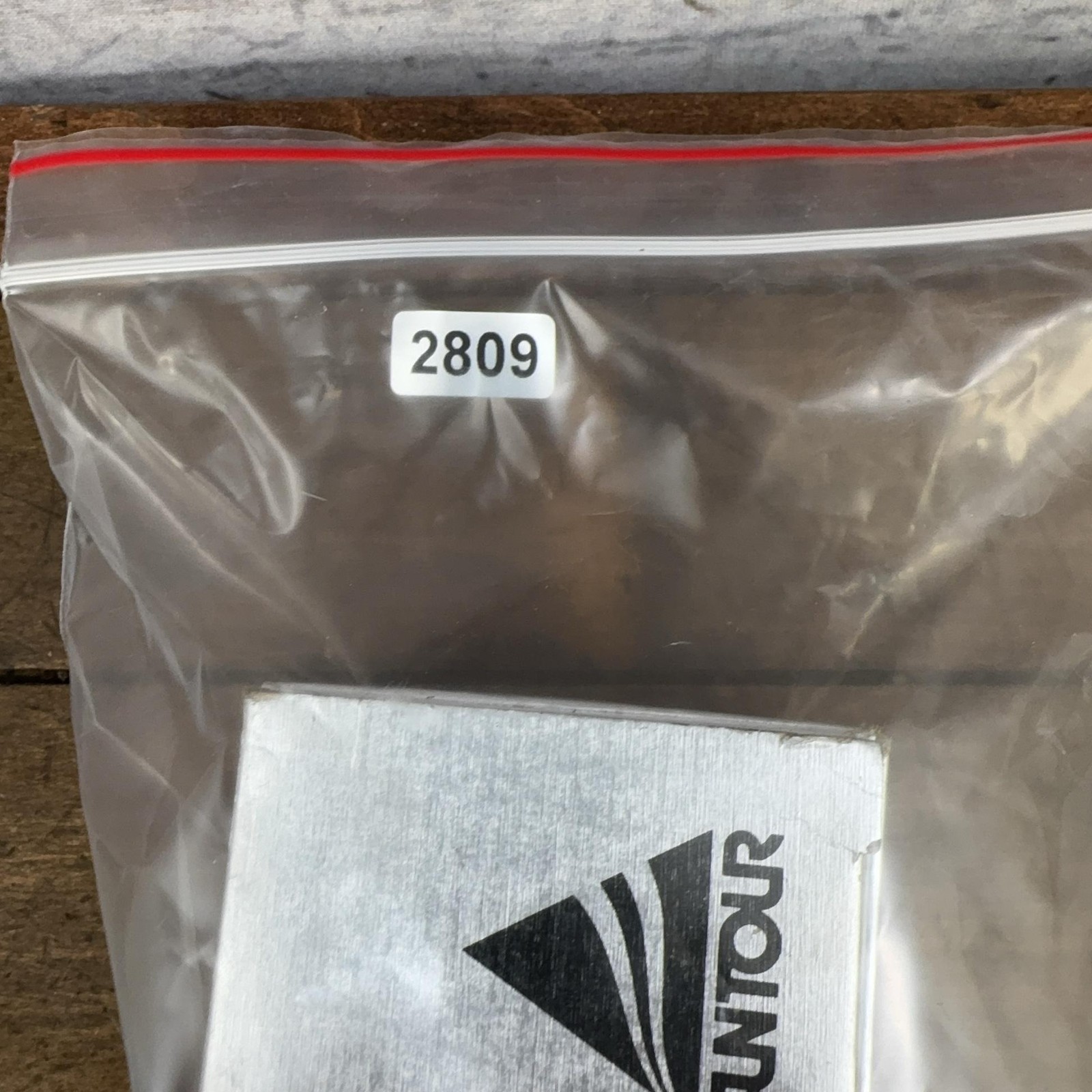 Vintage Suntour XC Pro Bottom Bracket 68mm BSA 125mm WTB Grease Guard Bolts Caps