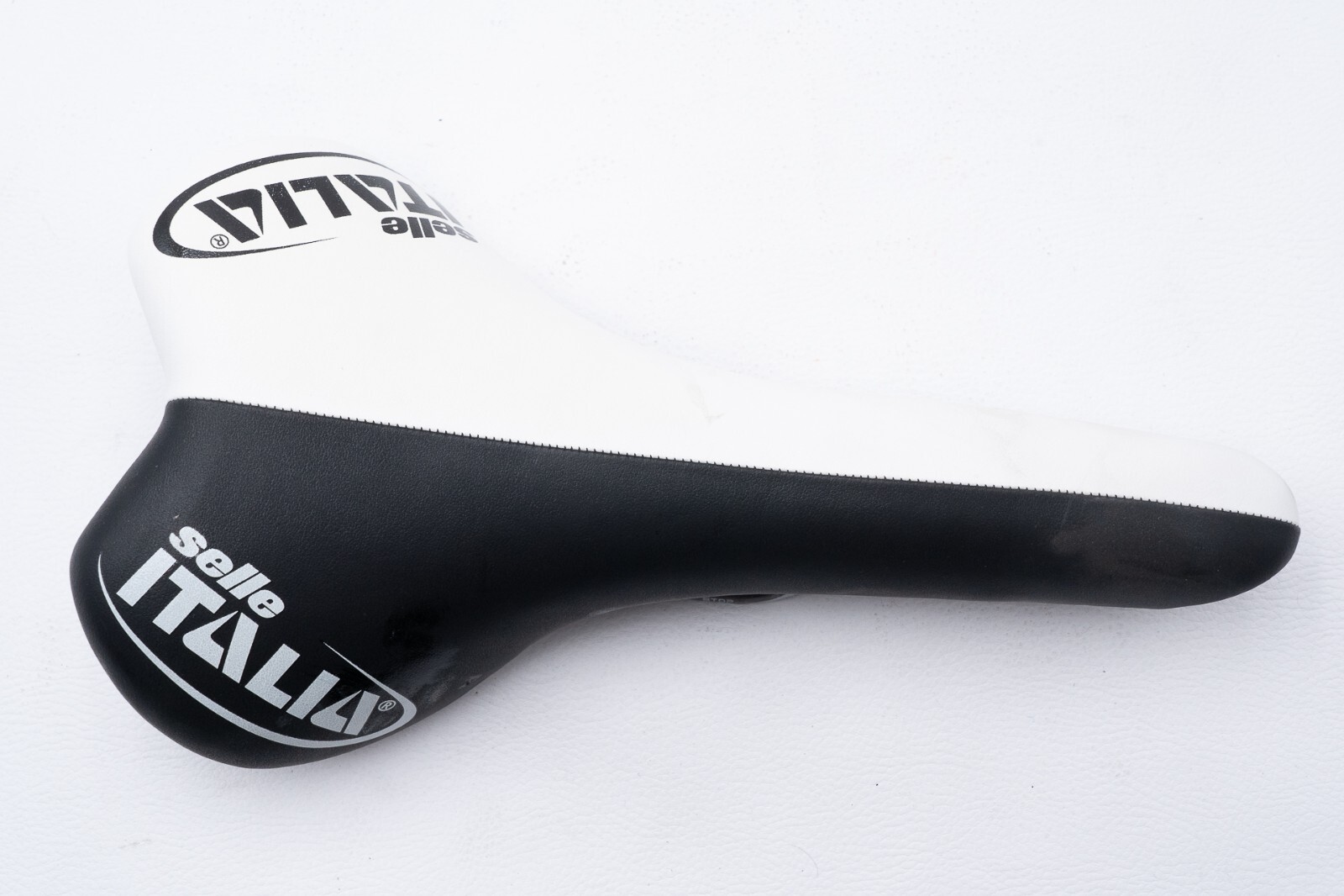 NOS SELLE ITALIA TURBOMATIC CARBON BLACK VINTAGE SADDLE SEAT RACING BIKE OLD