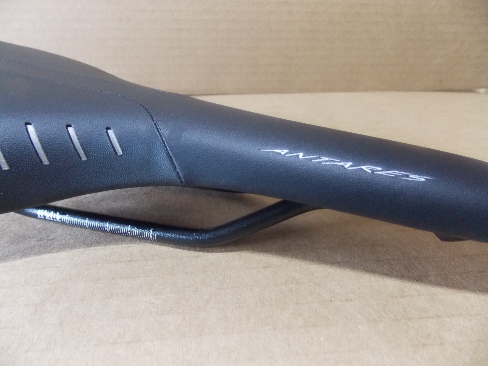 Fizik Antares R5 Bicycle Bike Saddle with Manganese Seat Rails nyc54