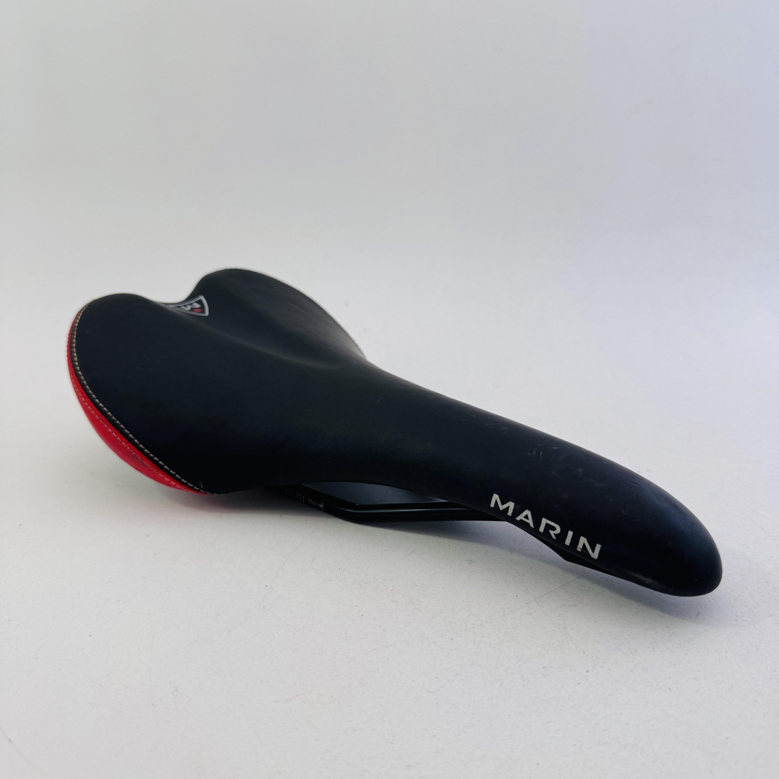 Marin Bicycle Saddle Seat Velo Black Red Racing Road MTB Hybrid Bike A66
