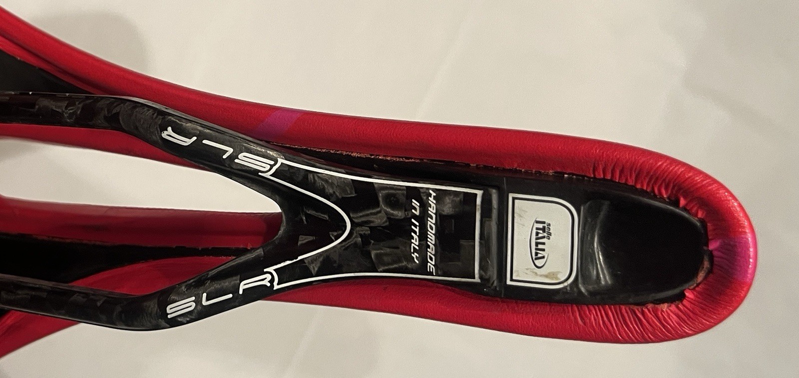Selle Italia SLR Kit Carbonio Flow TEST Saddle Red Carbon 126g 275mm x 135mm
