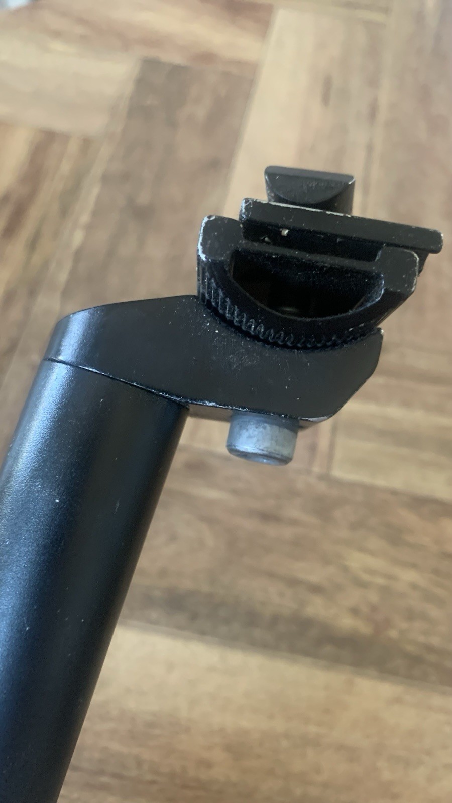 27.2 mm seatpost overall lenght 340mm or 13.5″