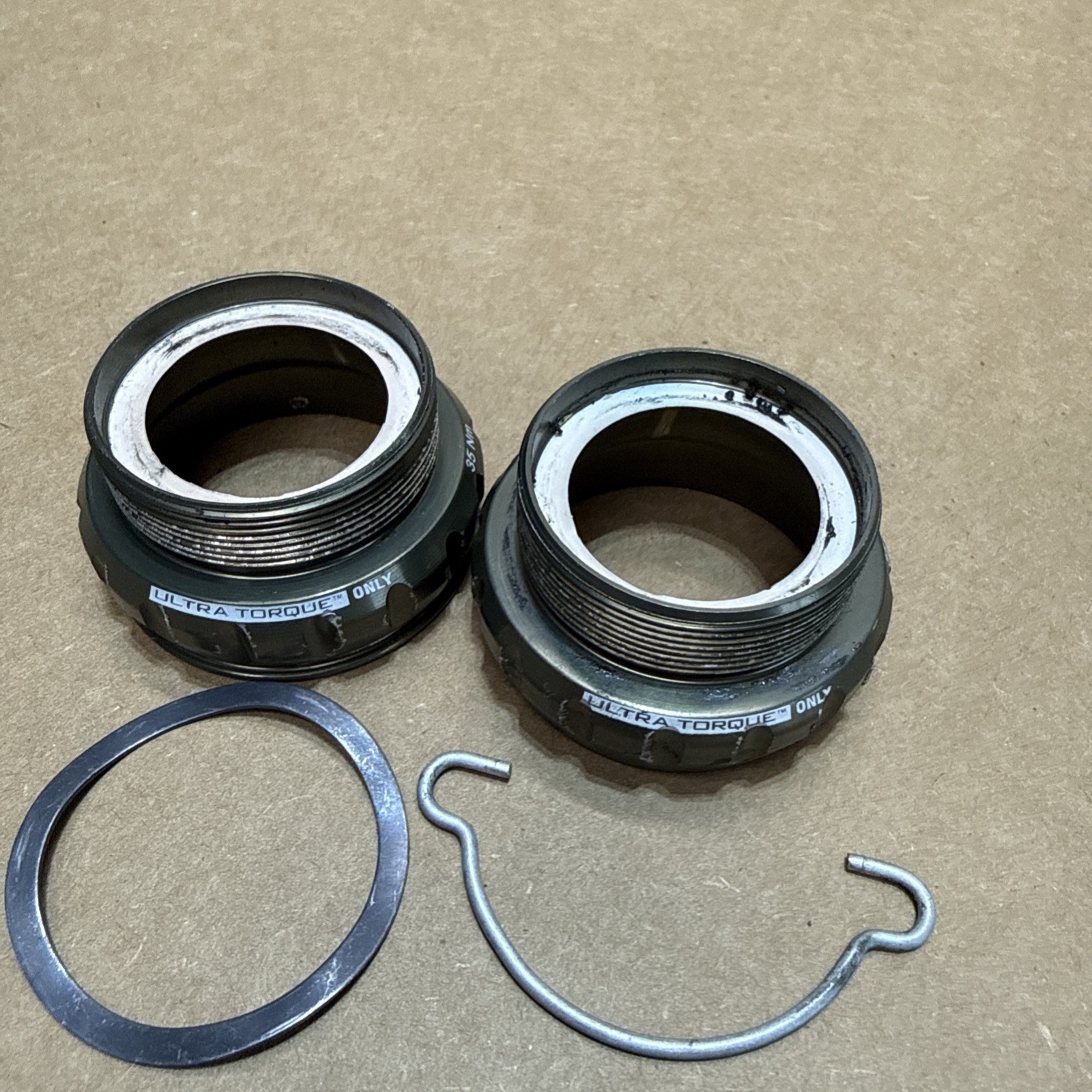 Campagnolo Record 68mm English Threaded Ultra Torque Bottom Bracket Cups bwc56
