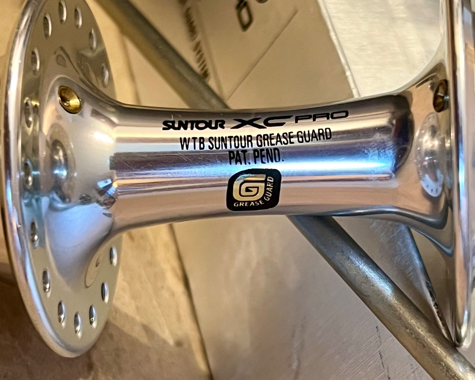 Suntour XC Pro Rear Hub HB-XP01-R – 36H 135mm Polished NOS NIB Grease Guard NEW