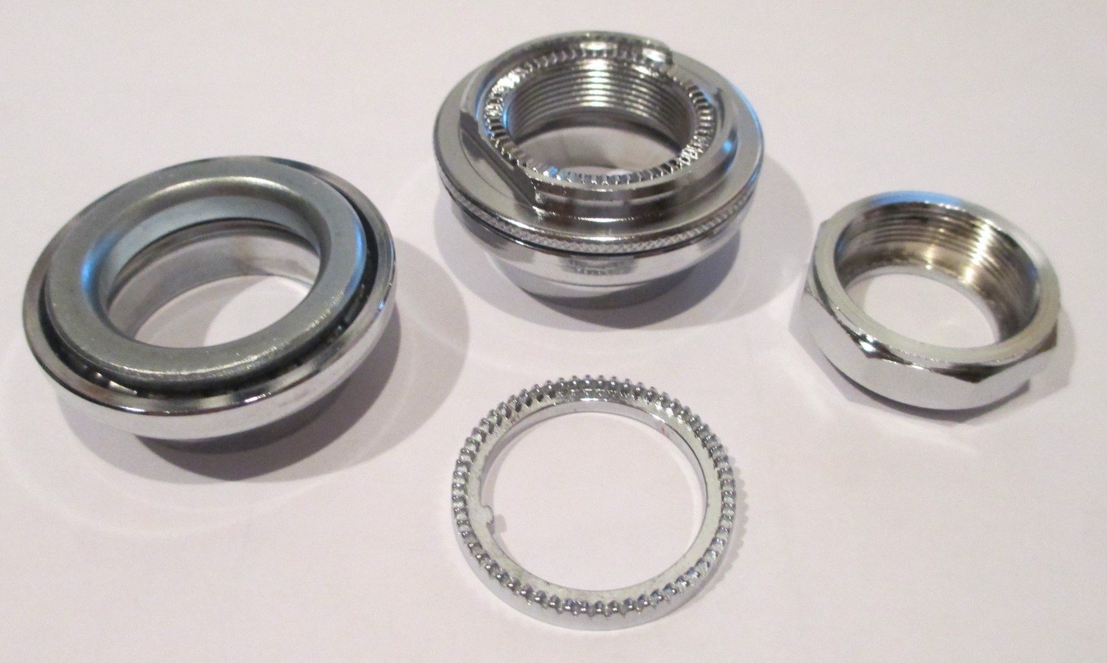 Tioga Bear Trap 2 headset for a 1″ threaded fork – 32.7×26.4 Chrome Plated – NEW