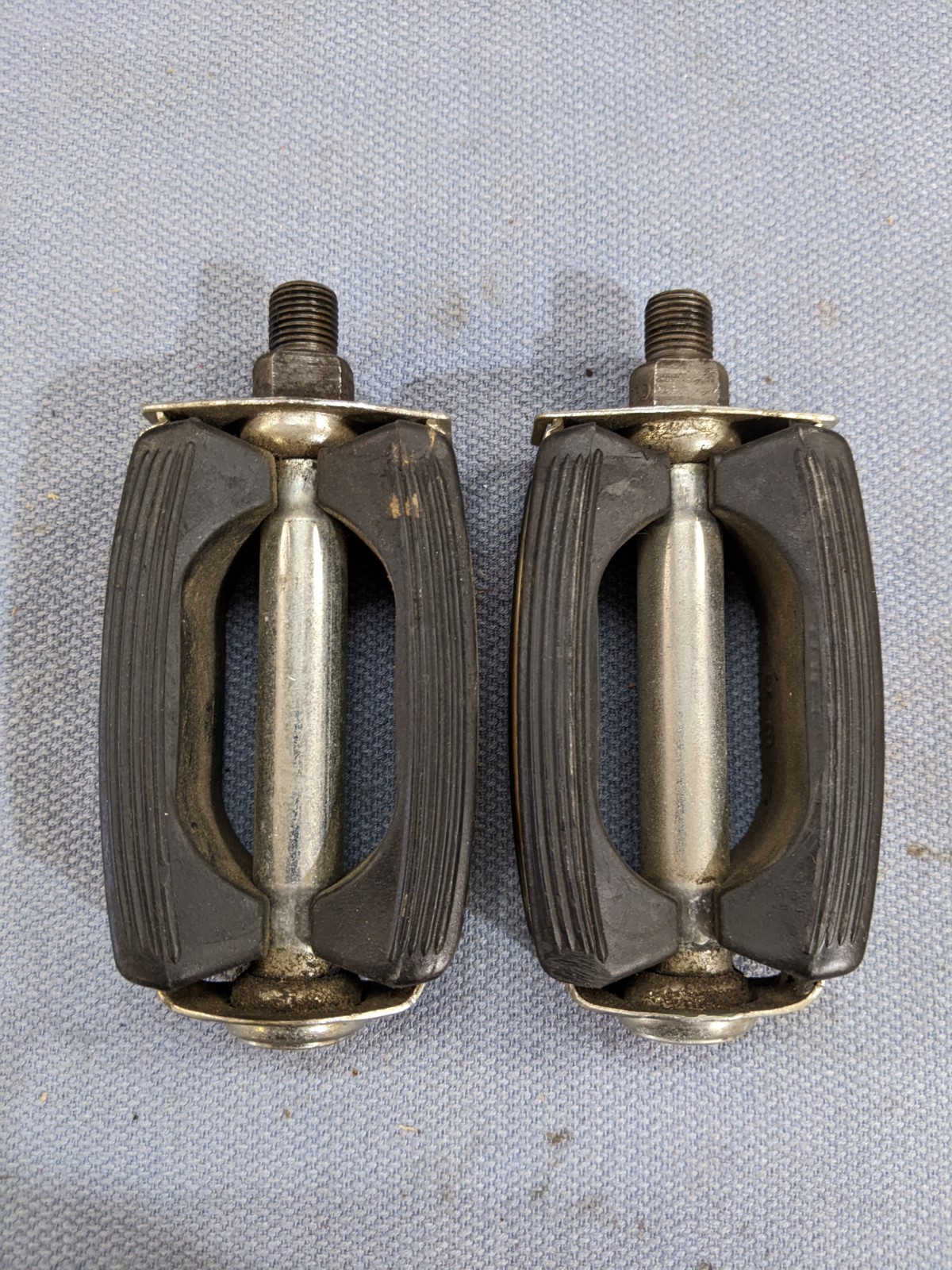 Original Schwinn Approved 1/2” Amber Reflector Bow Sport Pedals Touring Bicycle