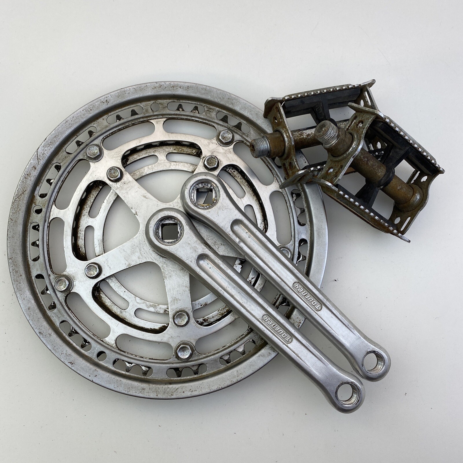 Vintage Tourney Crankset Set 52 40t 170 mm Chain Guard Old School Pedals LOT A17