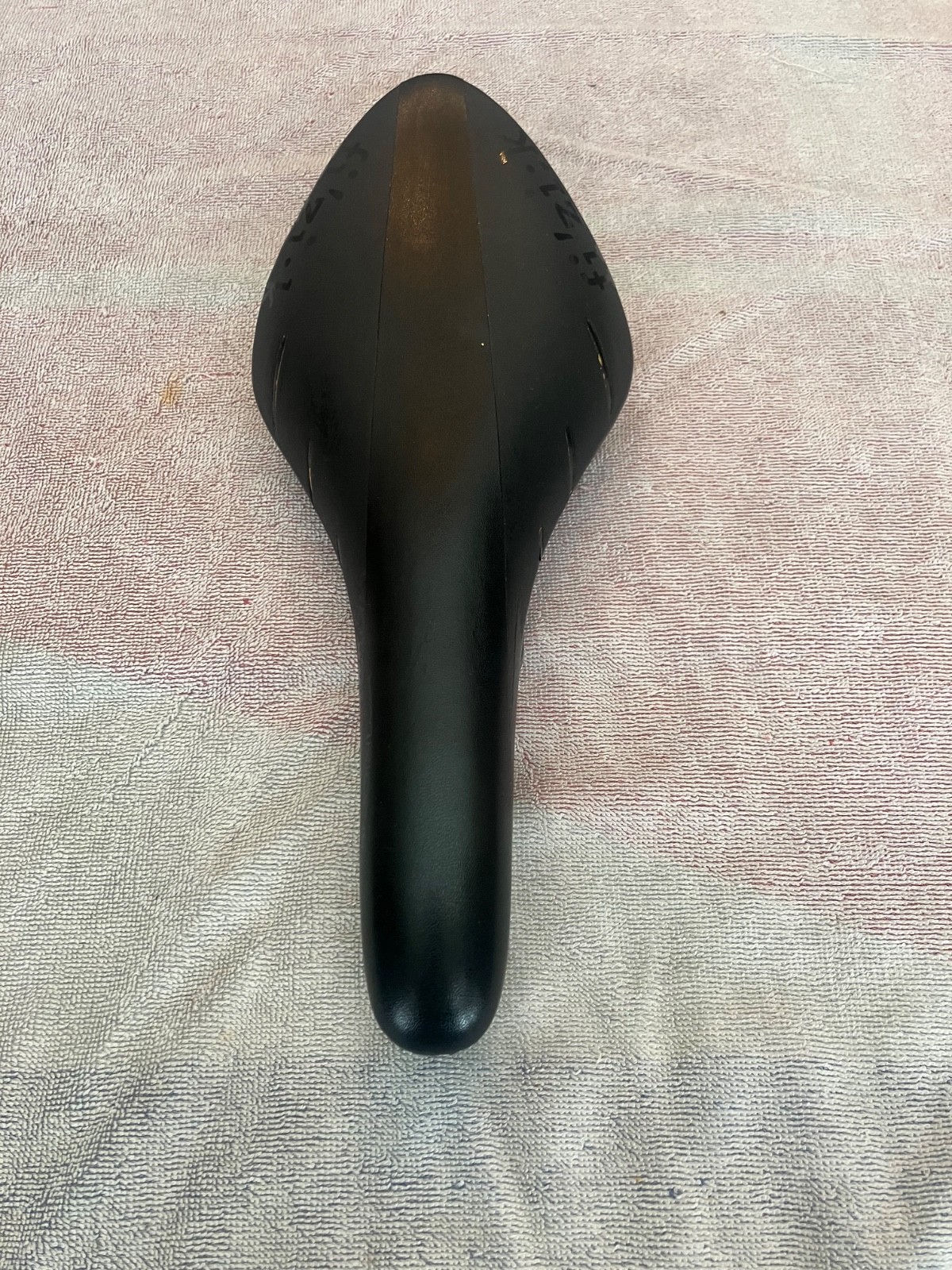 Fizik Arione R1 Carbon Braided Rail Saddle Regular 126mm x 300mm