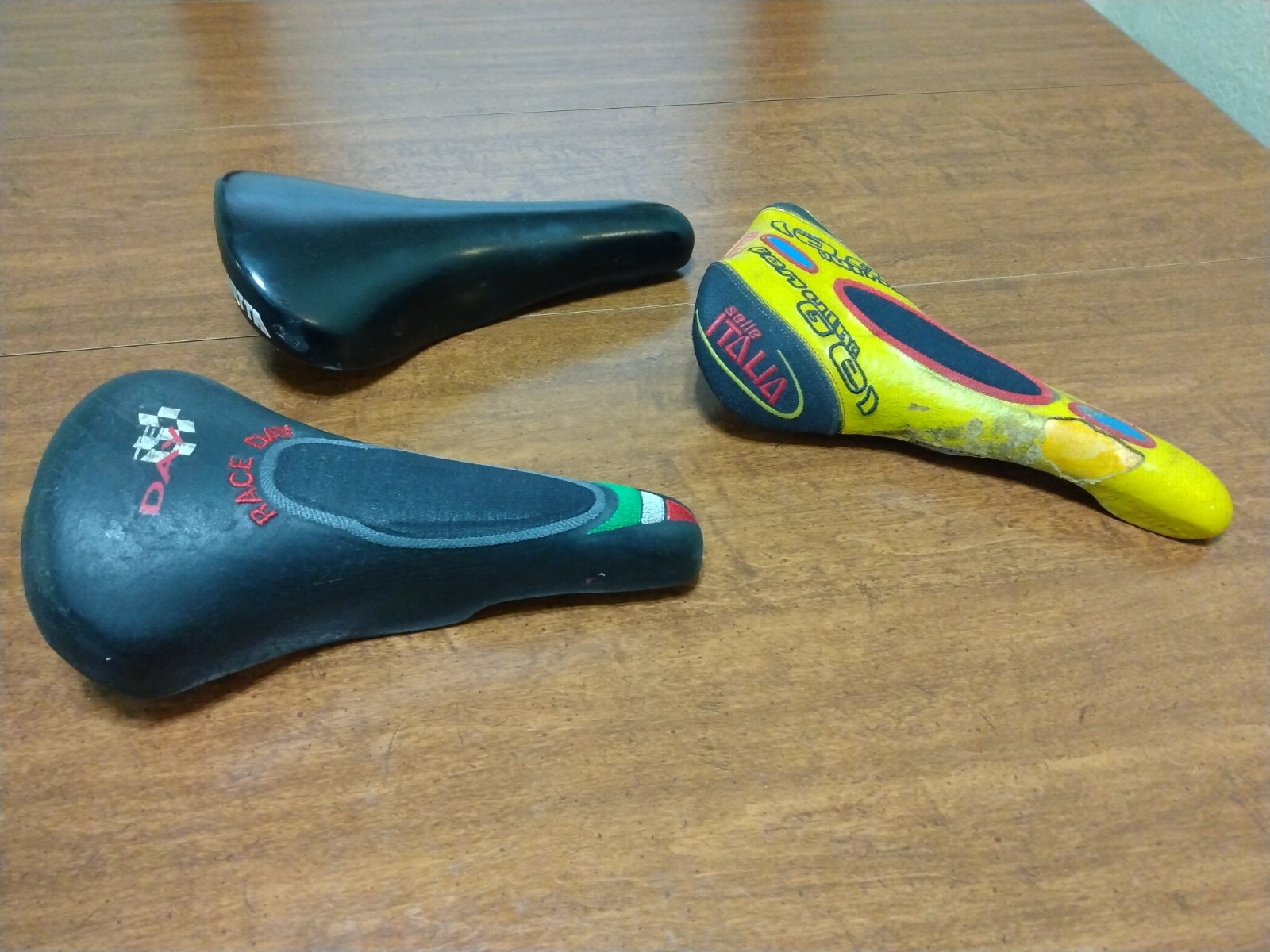 VTG SELLE SAN MARCO ITALIA SADDLES RACE SEAT TURBO MATIC INVICTA YELLOW LOT OF 3