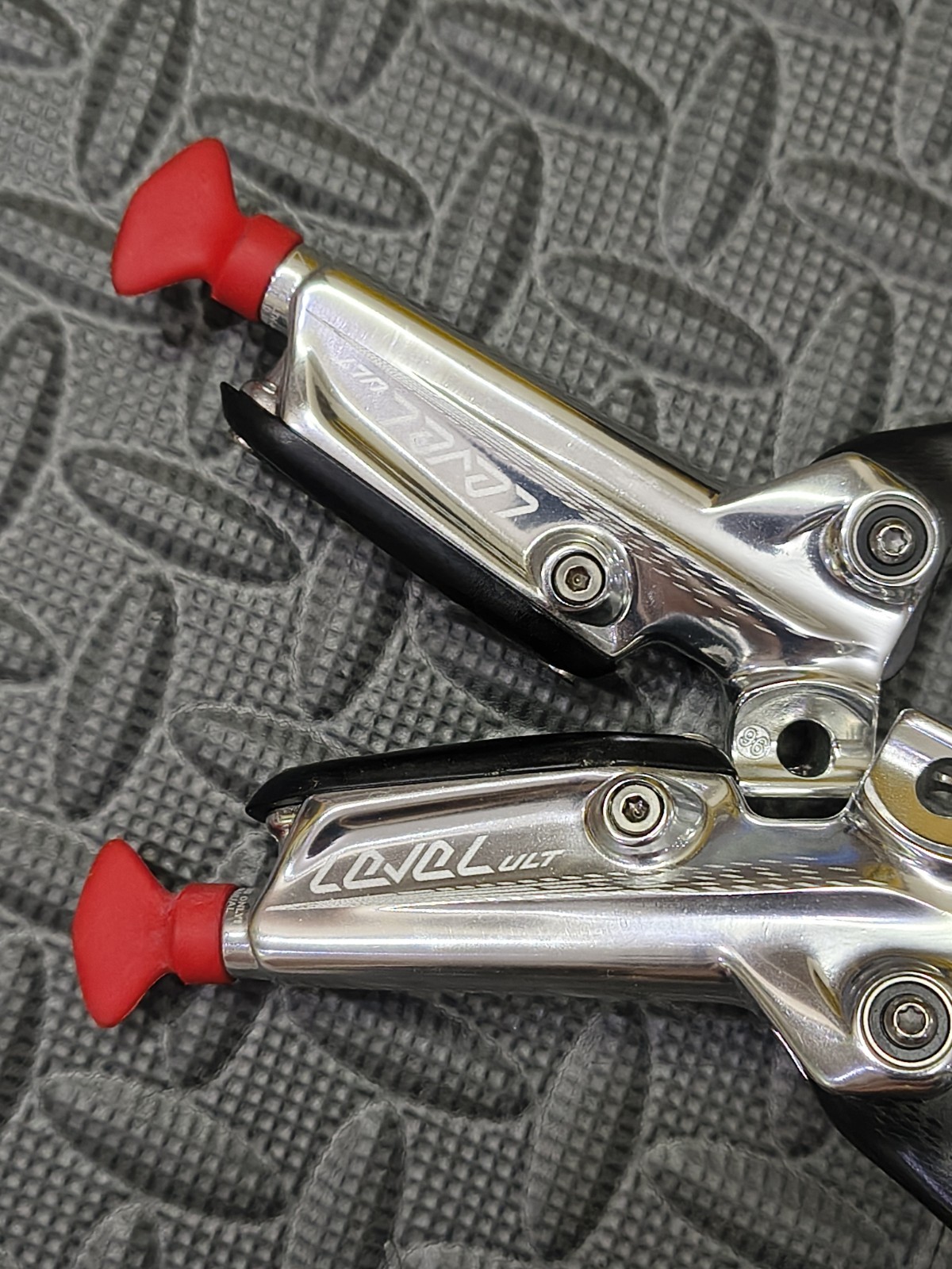Sram Level Ultimate Disc Brake 2-Piston Carbon Lever Silver Front/Rear Set