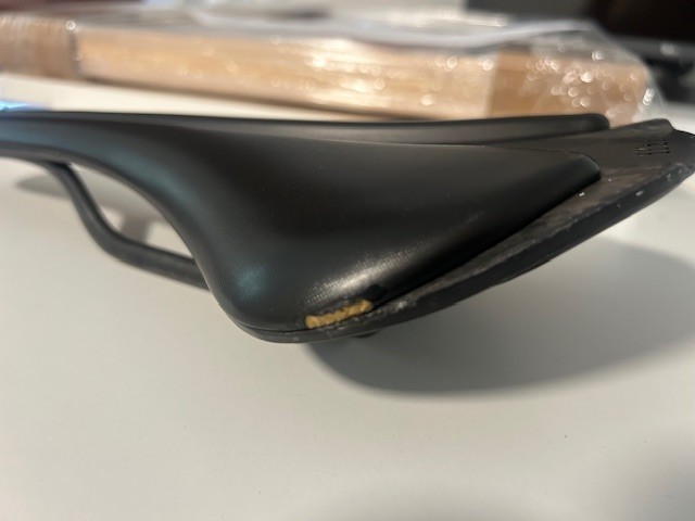 FIZIK ANTARES VERSUS EVO 00 – Regular / 139mm / MOBIUS – worn but still lovable