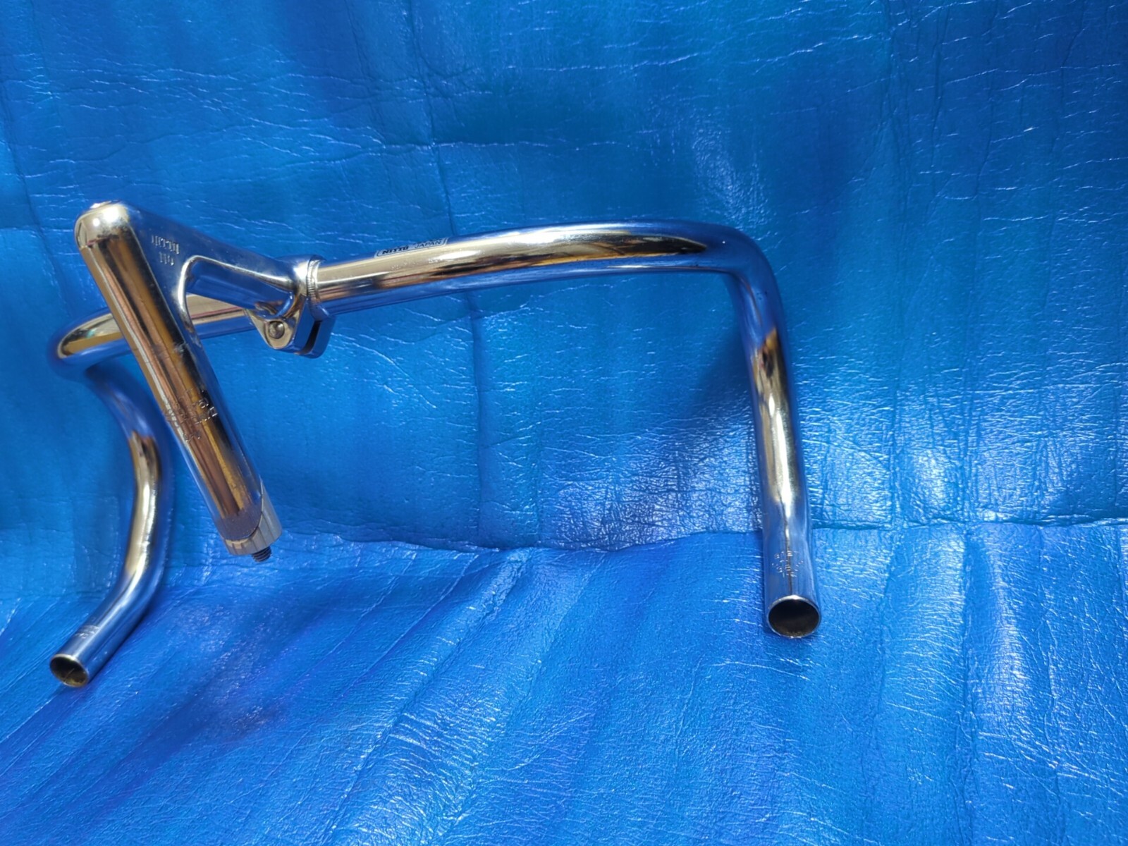 Nitto B127 CrMo 370mm NJS Handlebar + Nitto Jaguar 110mm 58 Degree Steel Stem