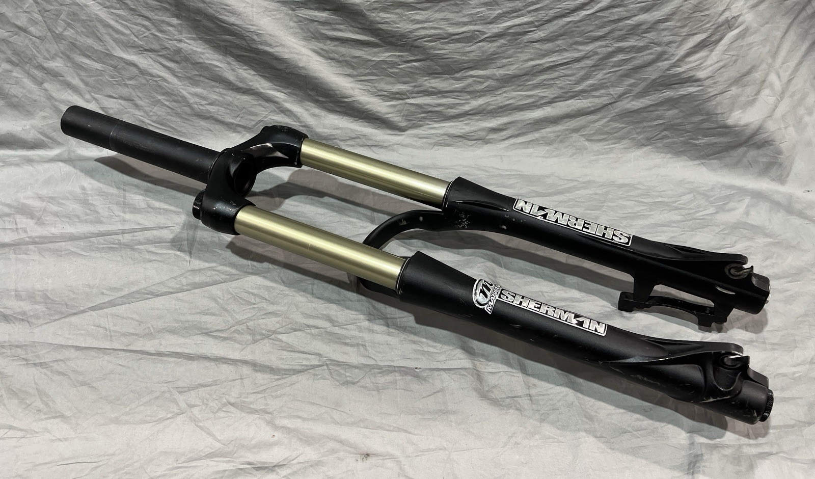 Manitou Sherman Fork 26″ 150mm Travel 100 x 9mm QR Disc 1 1/2″ x 8 3/16″ Black