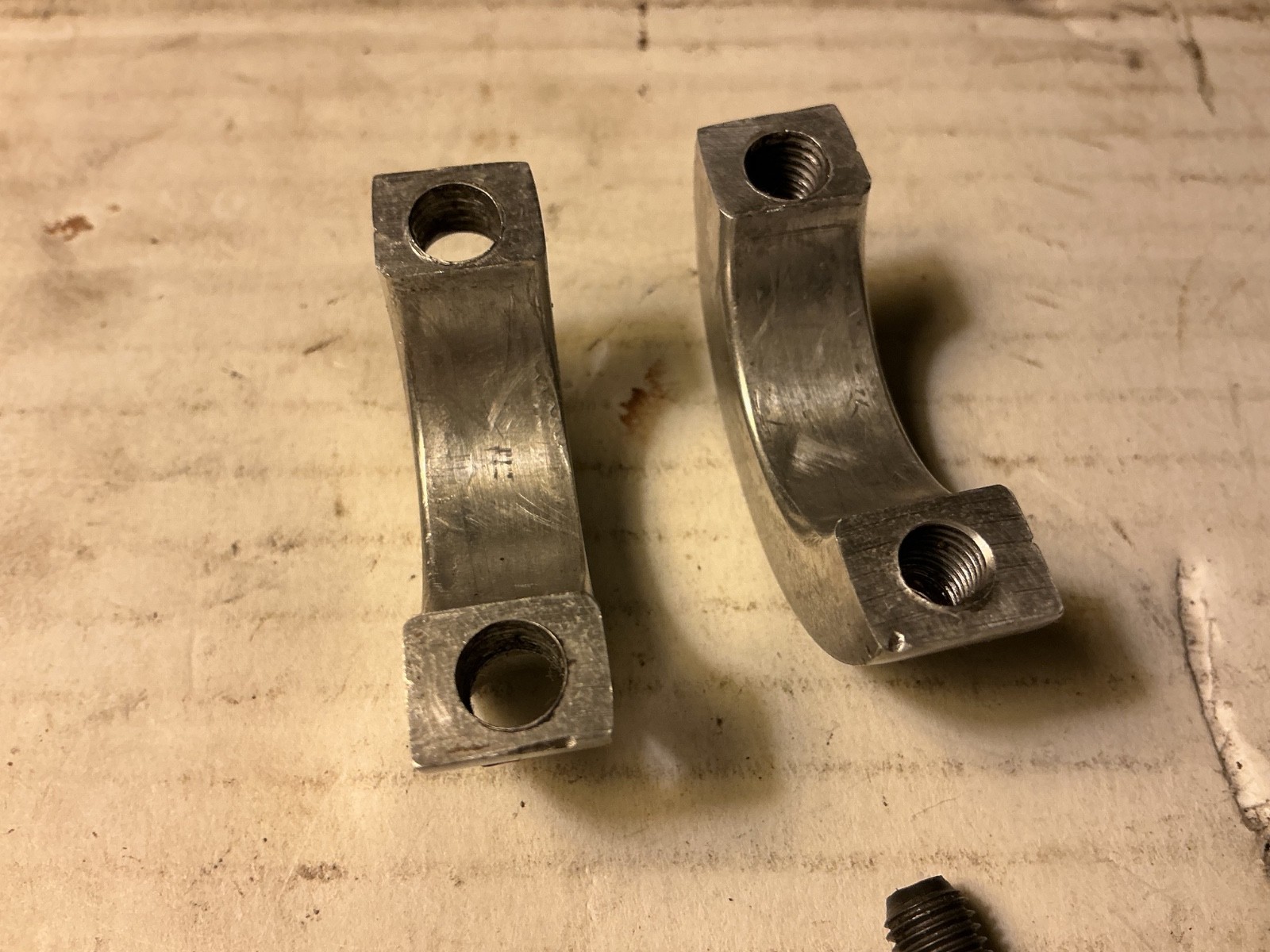 DK seat-clamp (removed from ‘85 Kuwahara Lightning) 25.4mm. Original bolts