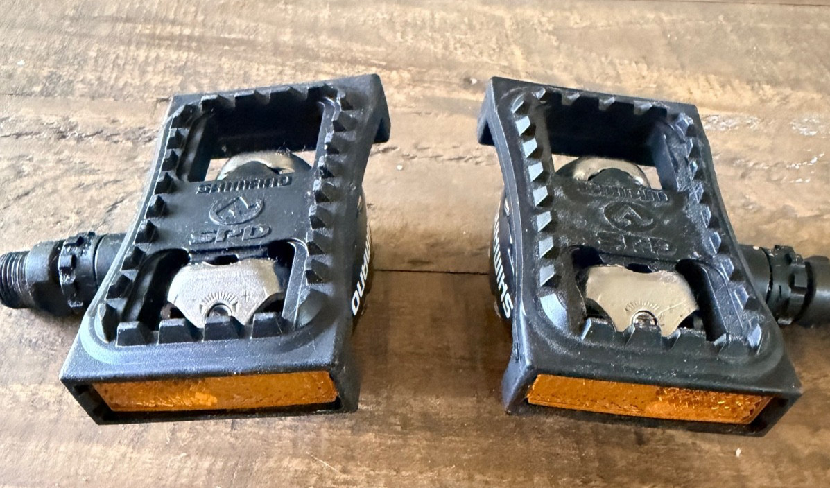 Shimano PD-M324 SPD Clipless Platform Bike Pedals Pair w Reflectors NEW