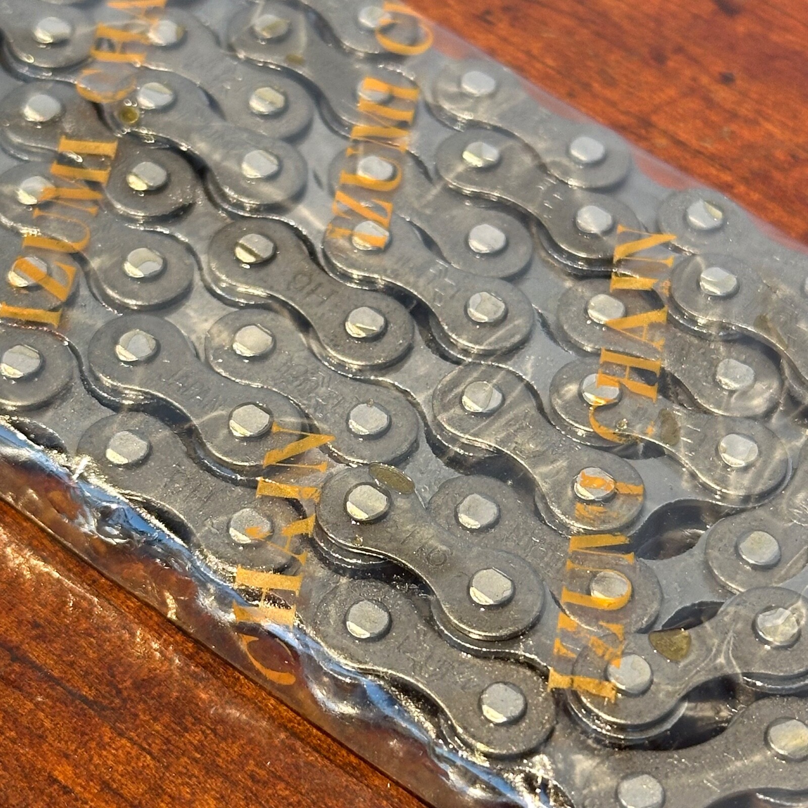 Izumi KAI Super Toughness Track Bike Chain – Grey / Silver – Standard 1/8″ NJS
