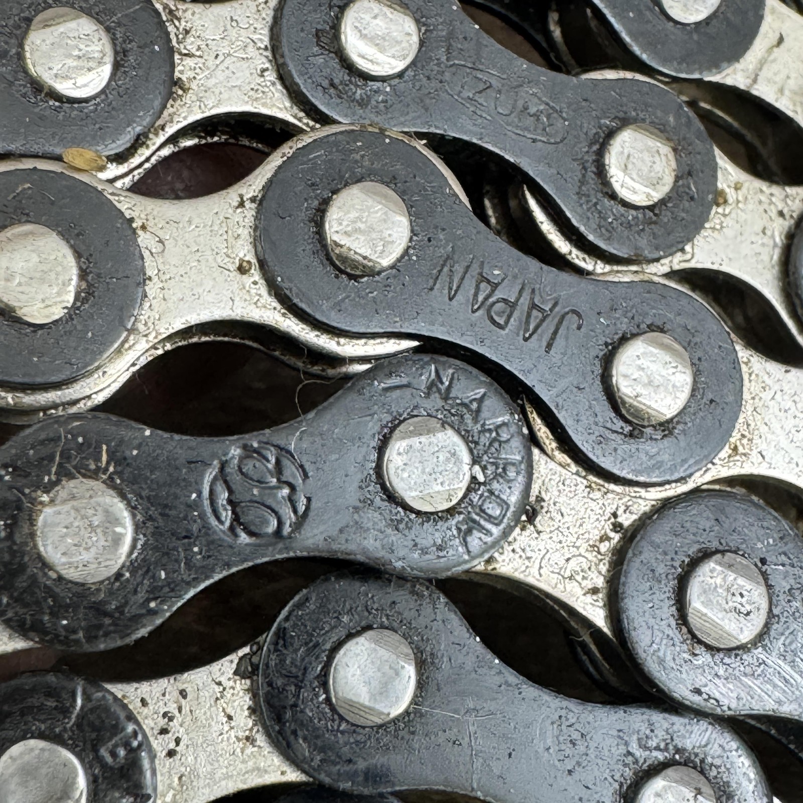 Izumi BMX Bicycle Chain 84 Links Black Japan Single Speed Steel 290g BMX Used