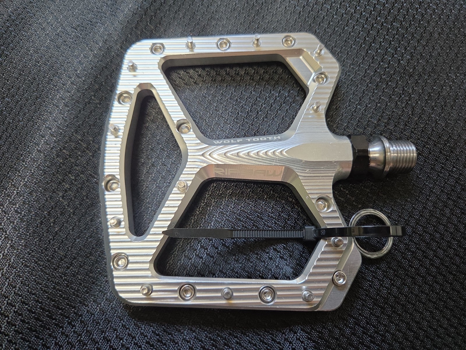 Wolf Tooth Ripsaw Platform MTB Mountain Bike Pedals Raw Silver
