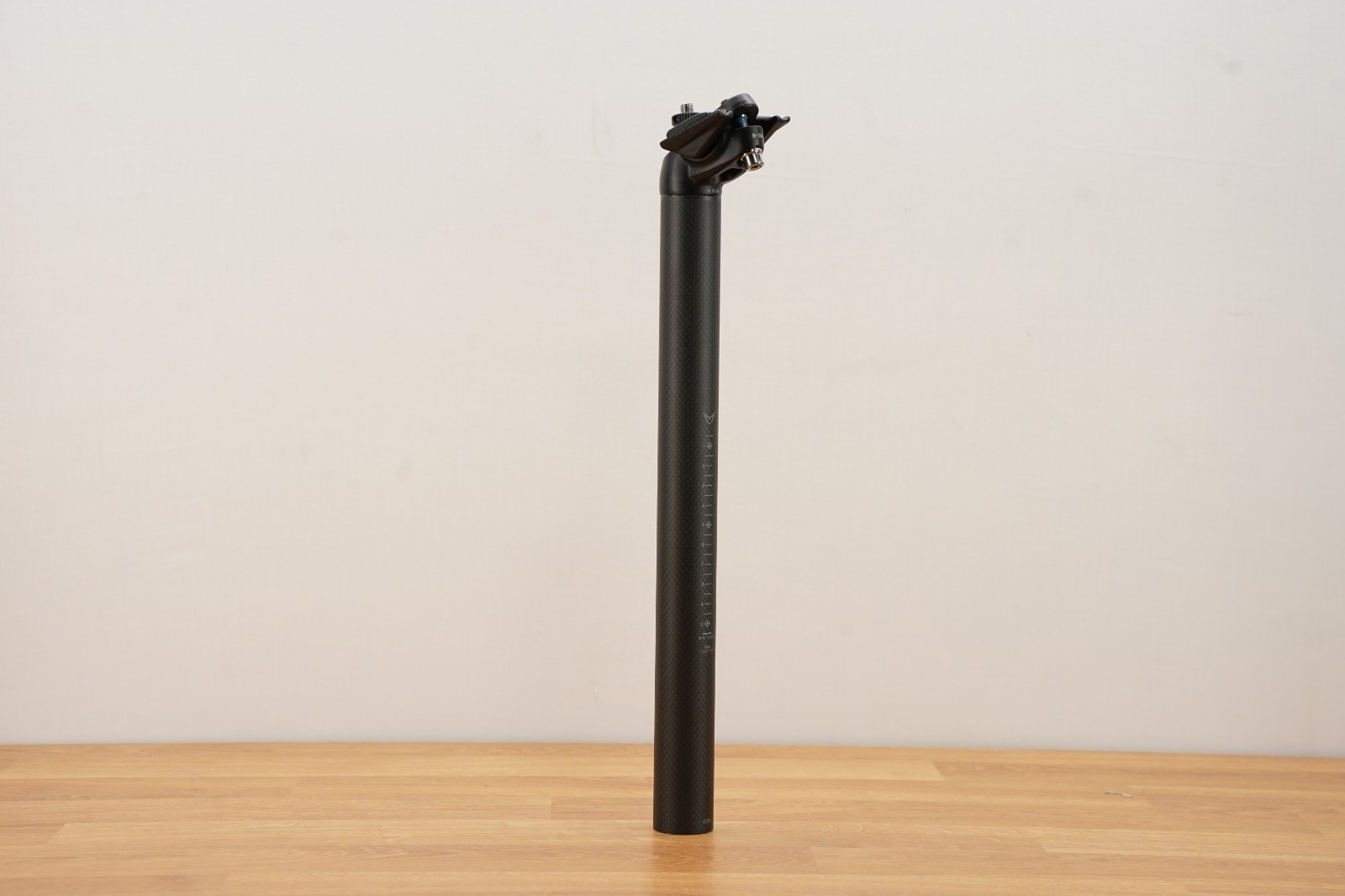 Felt MTB Carbon Seatpost – 30.9x350mm – NEW OEM