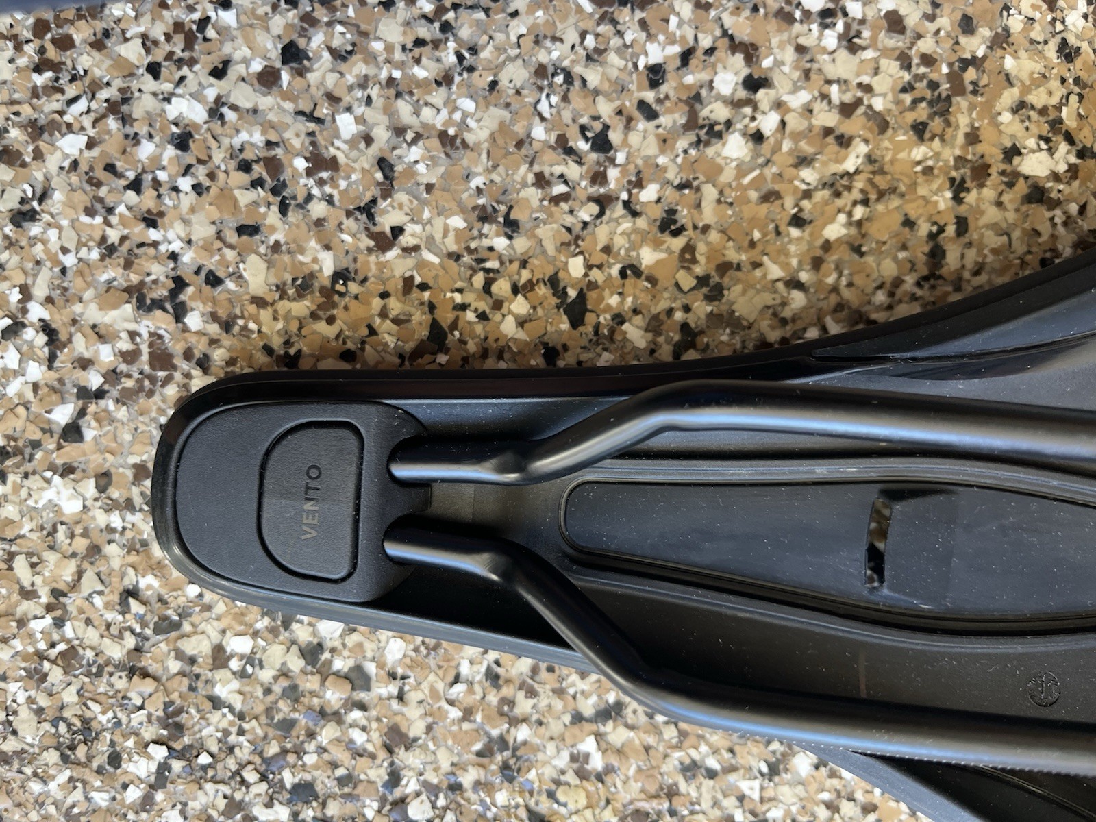 Fizik Argo Vento 140mm 7x7mm Alloy Rails Bike Saddle