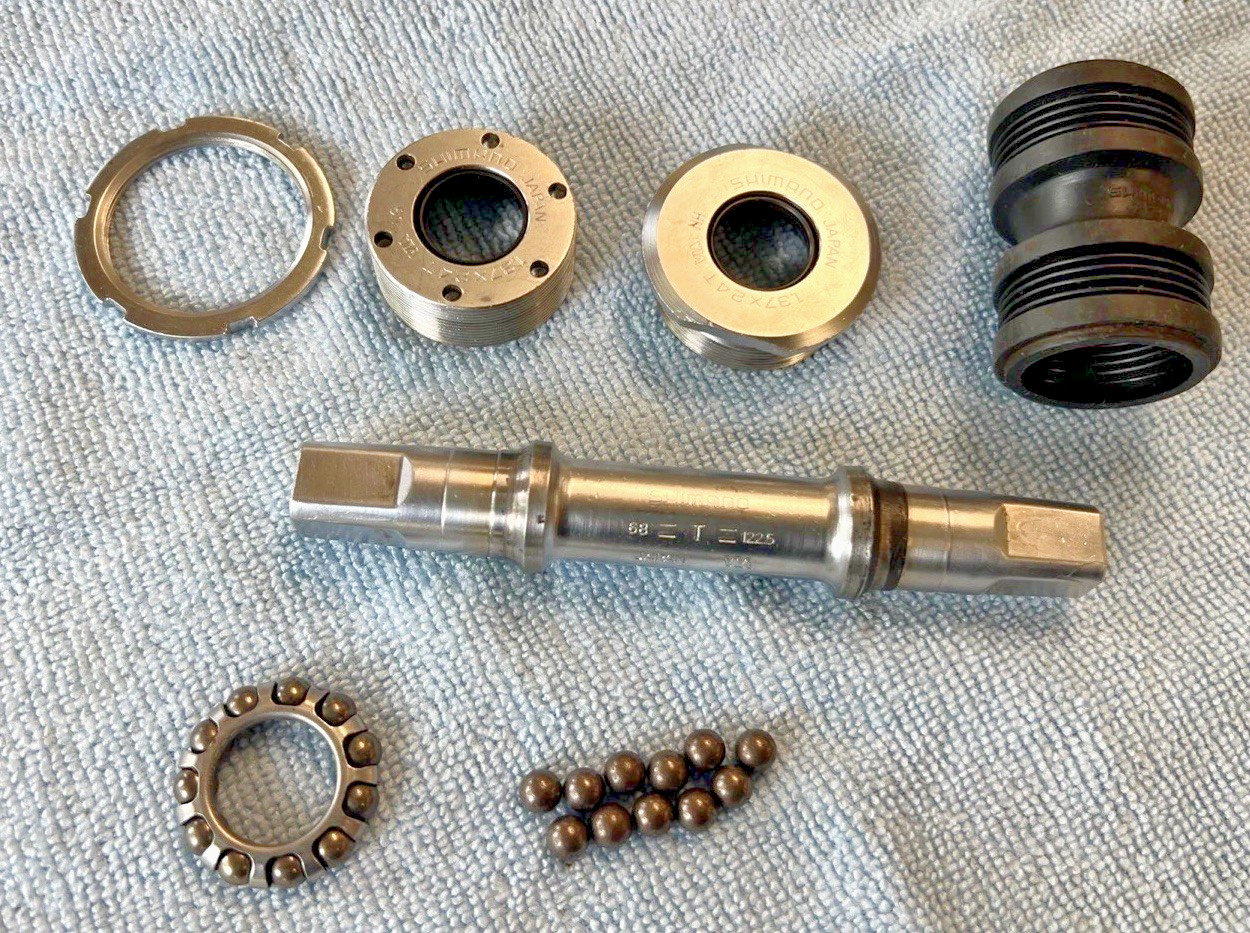 Shimano Deore XT BB-M730 Bottom Bracket – 68 x 122.5MM BSA English