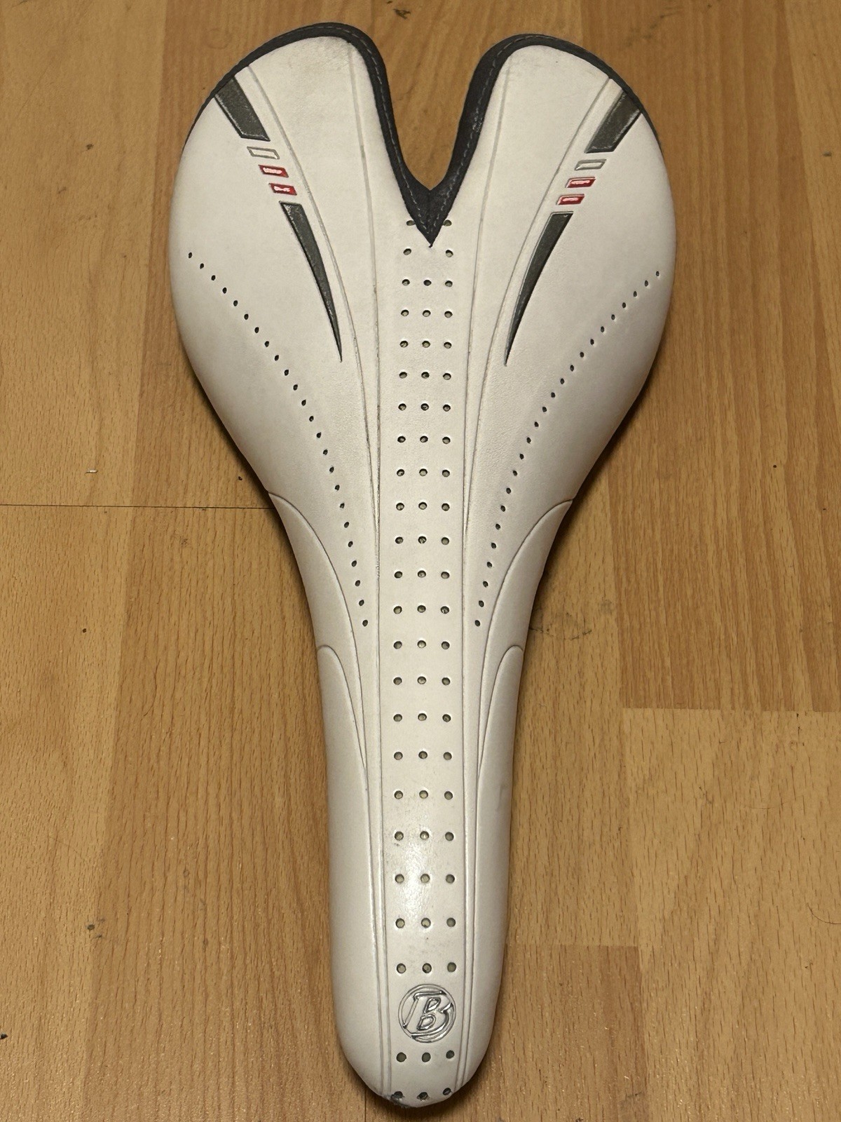Bontrager Race X Lite Saddle, White, Road Bike, Titanium Rails Ti 220g 135mm