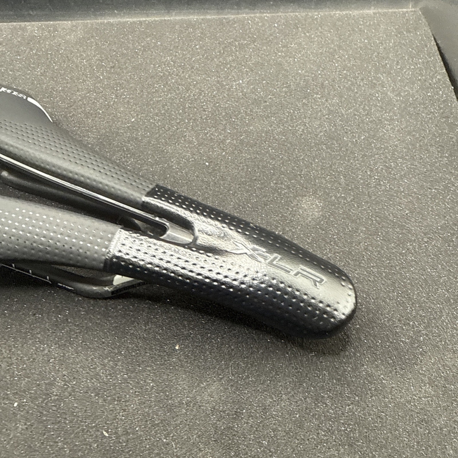 Selle Italia Superflow X-lr Carbon Railed Cycling Saddle Seat (9450-27)