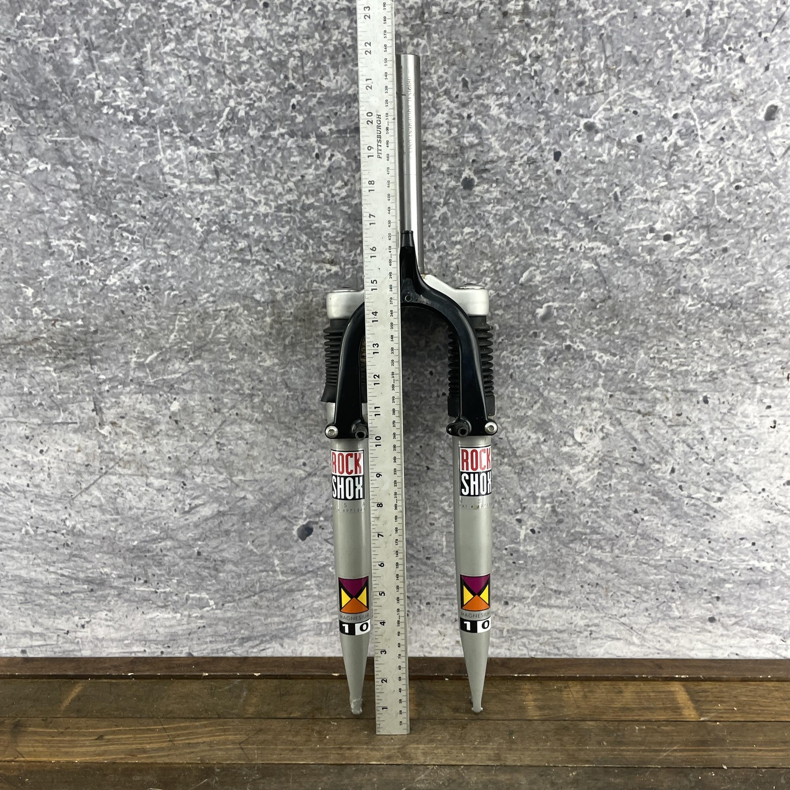 Vintage RockShox MAG 10 Fork 26in 1-1/8 Threadless 6.75in Steerer 90s MTB