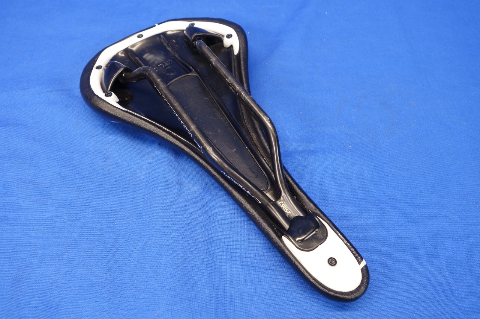 Avenir RMC 136mm Width Bike Saddle, Bicycle Seat, Carbon Rails